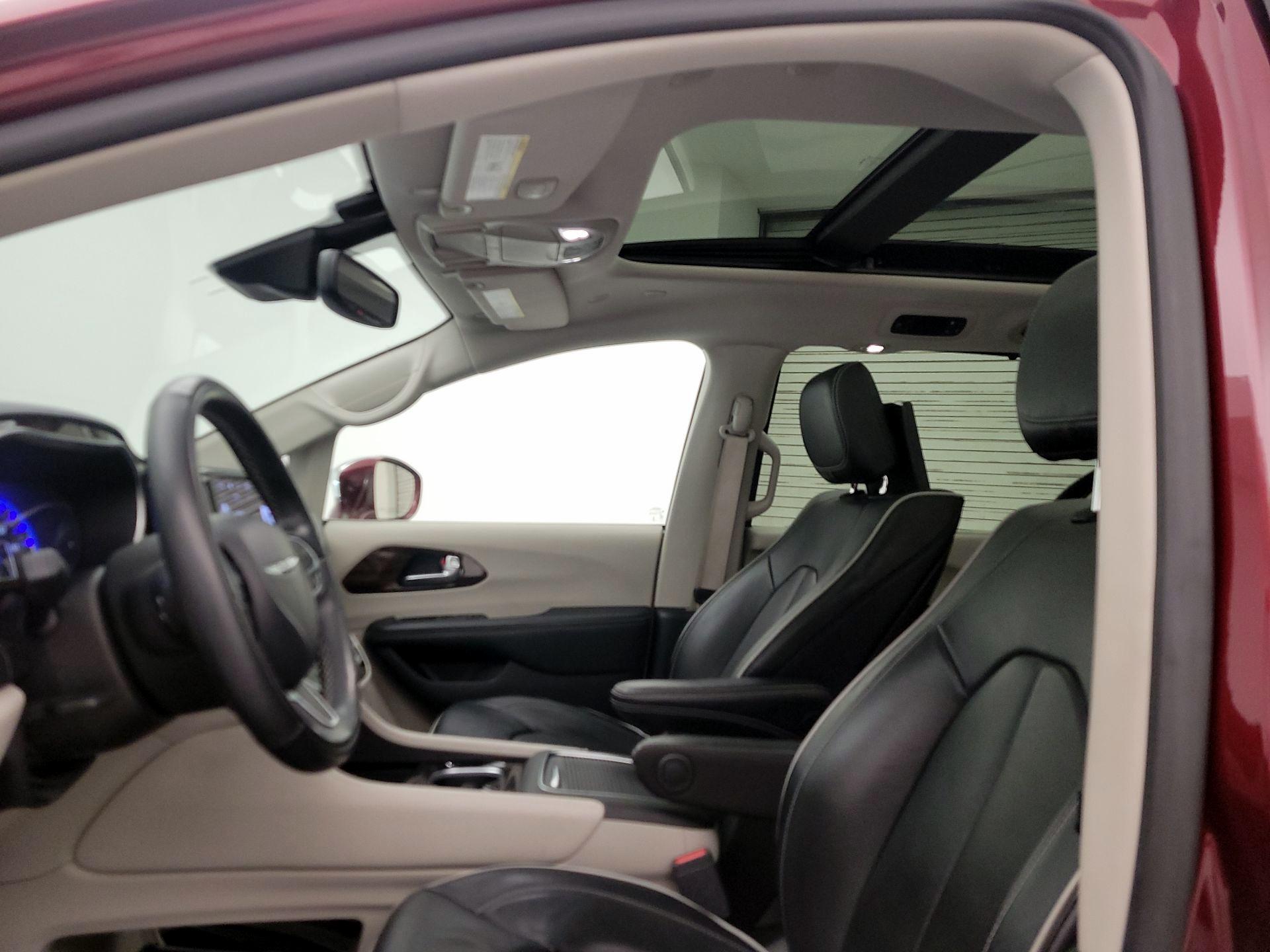 Thumbnail: 2022 Chrysler Pacifica - 20