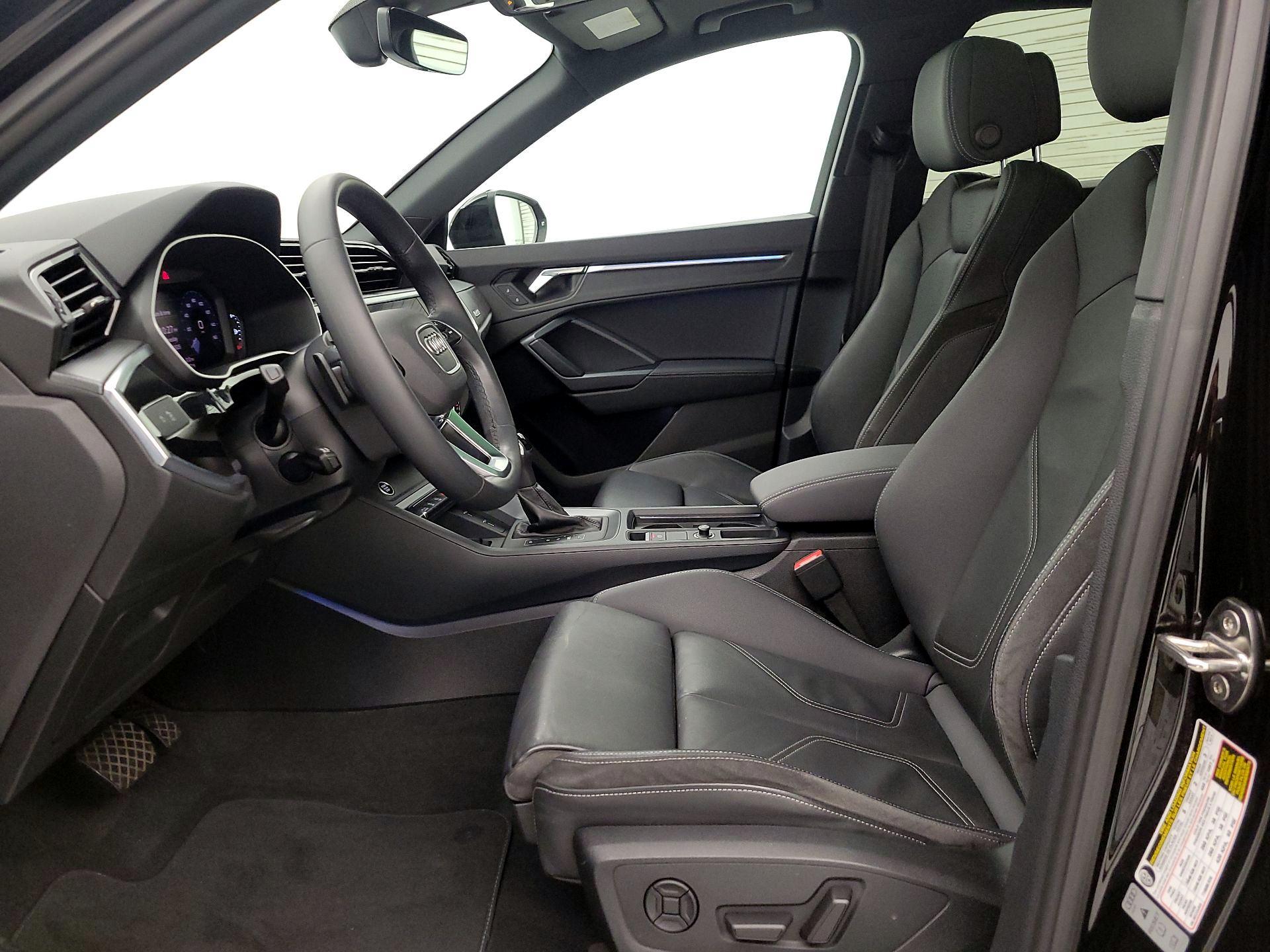 Thumbnail: 2021 Audi Q3 - 11