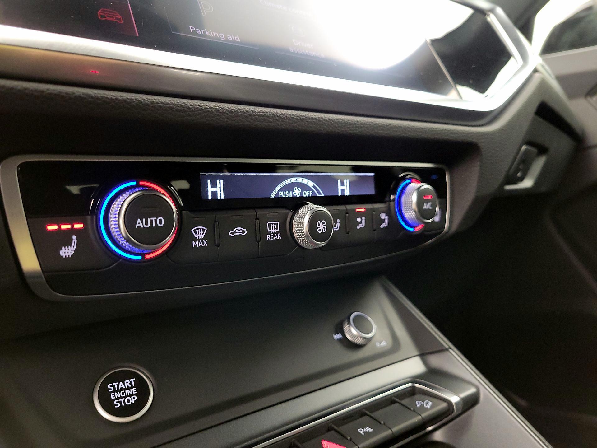 Thumbnail: 2021 Audi Q3 - 16