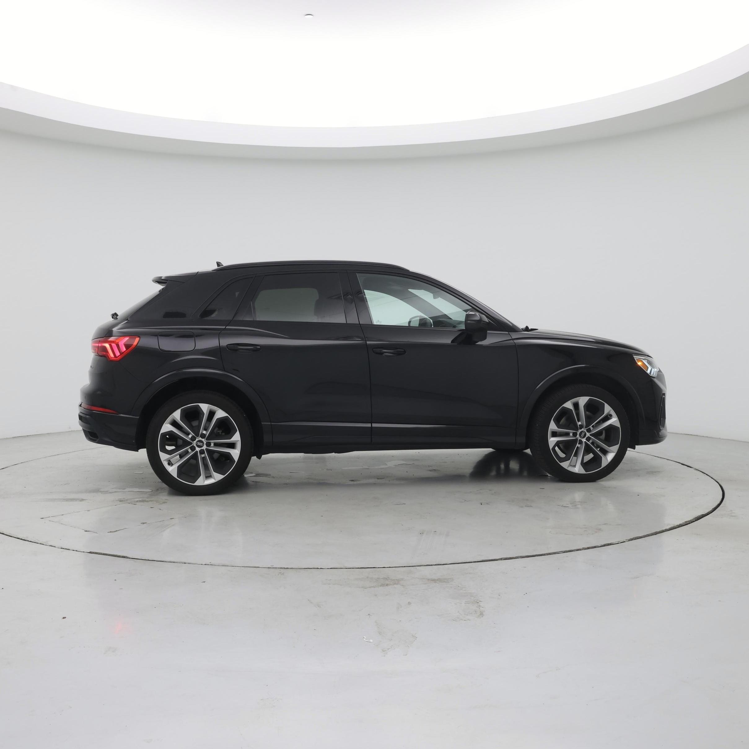 Thumbnail: 2021 Audi Q3 - 7