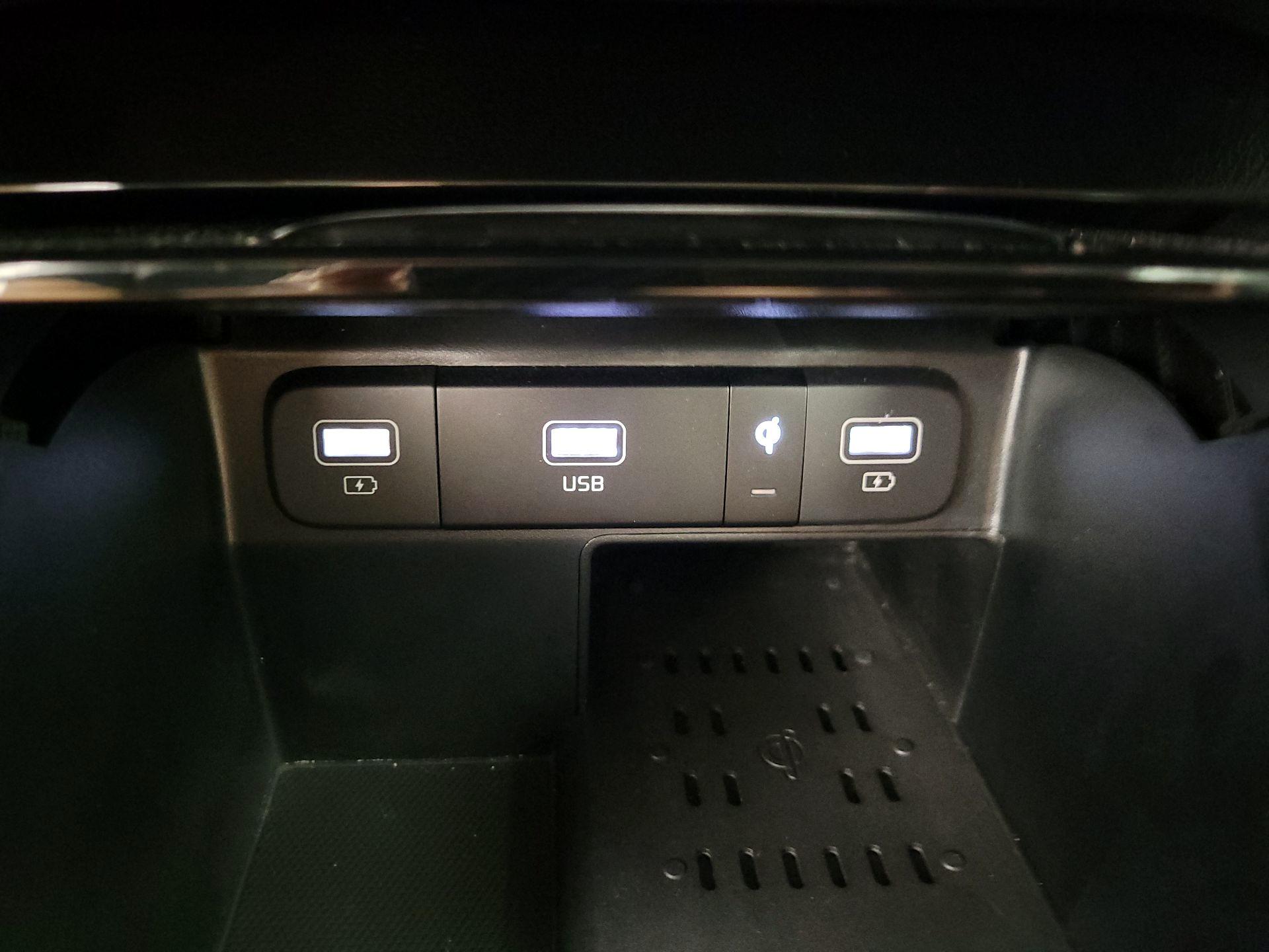 Thumbnail: 2023 Kia Sorento - 19