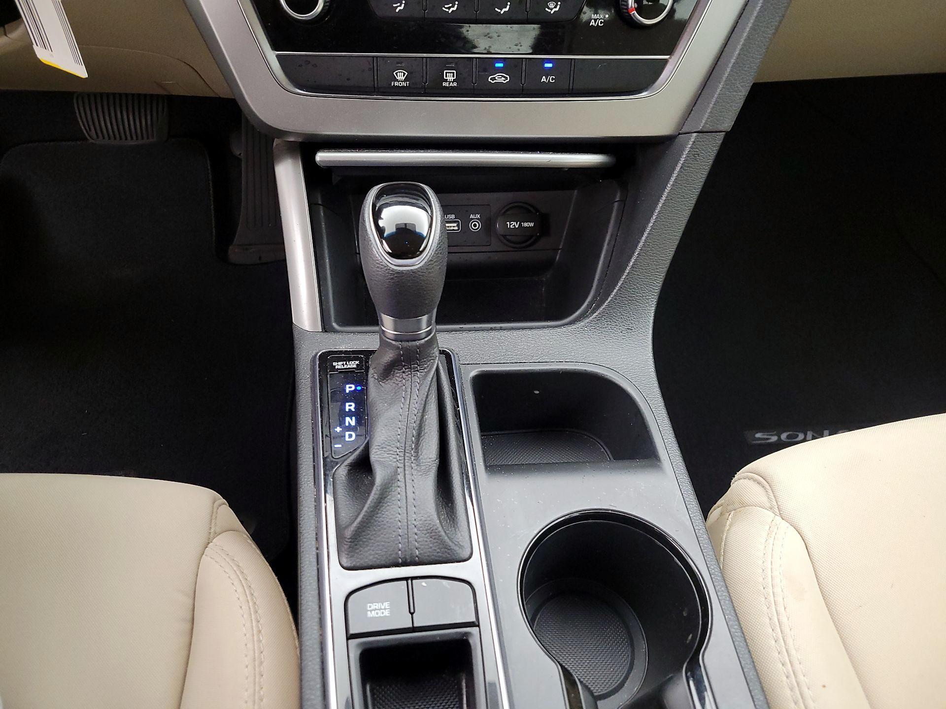 Thumbnail: 2015 Hyundai Sonata - 16