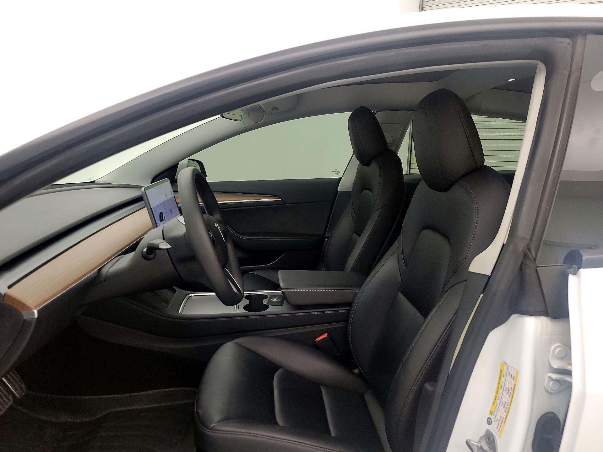 Thumbnail: 2022 Tesla Model 3 - 11