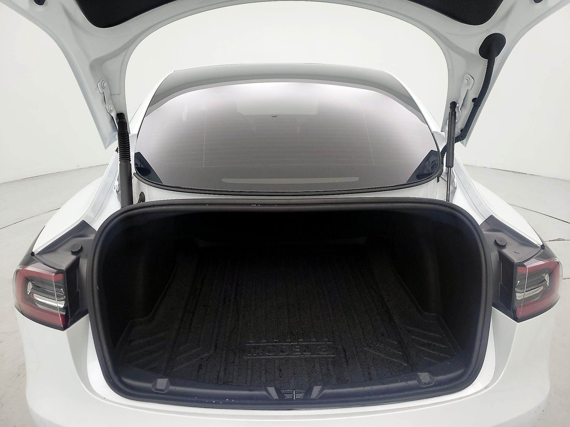 Thumbnail: 2022 Tesla Model 3 - 20