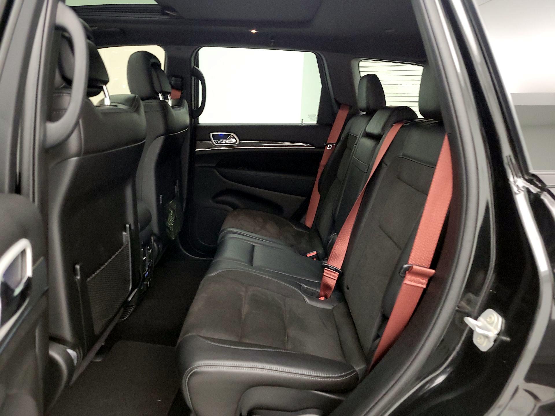 Thumbnail: 2020 Jeep Grand Cherokee - 20