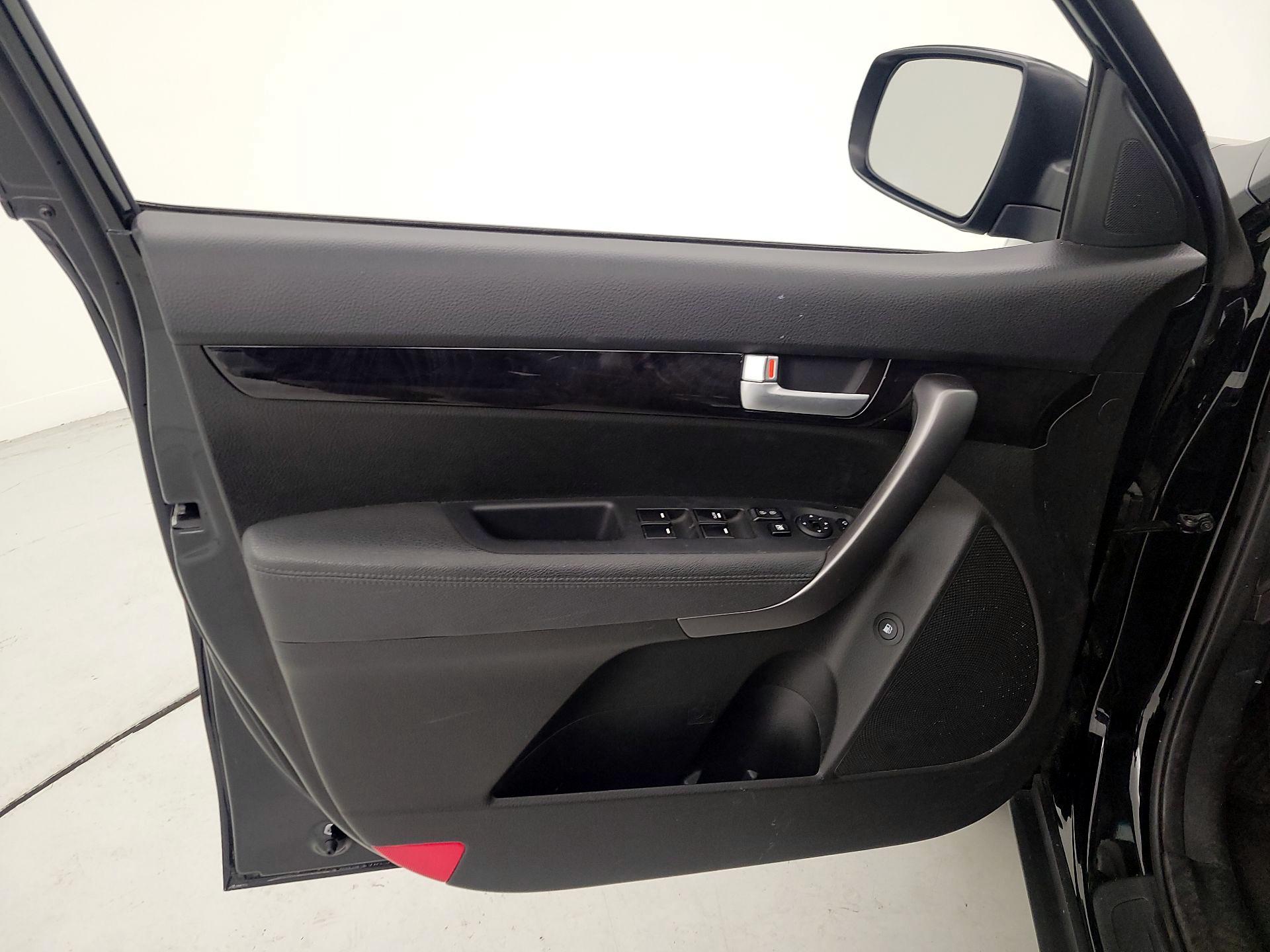 Thumbnail: 2015 Kia Sorento - 12