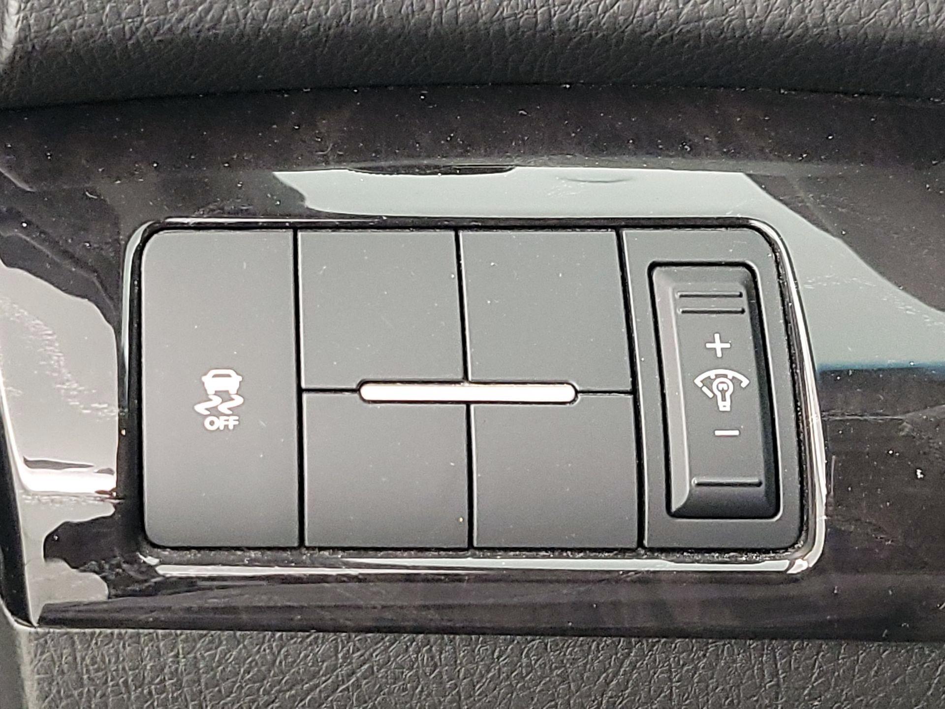 Thumbnail: 2015 Kia Sorento - 13
