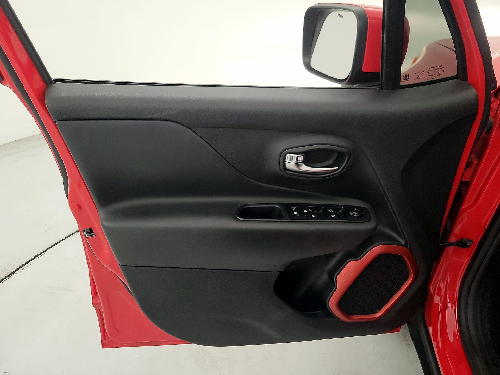 Thumbnail: 2022 Jeep Renegade - 12