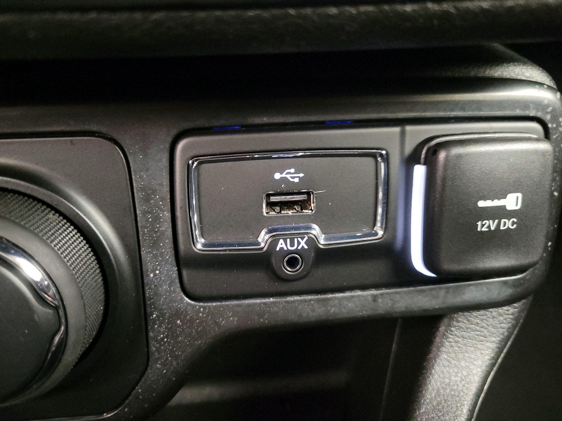 Thumbnail: 2022 Jeep Renegade - 18