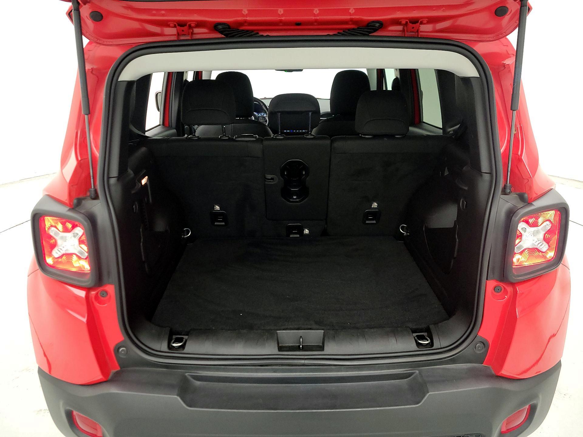 Thumbnail: 2022 Jeep Renegade - 20