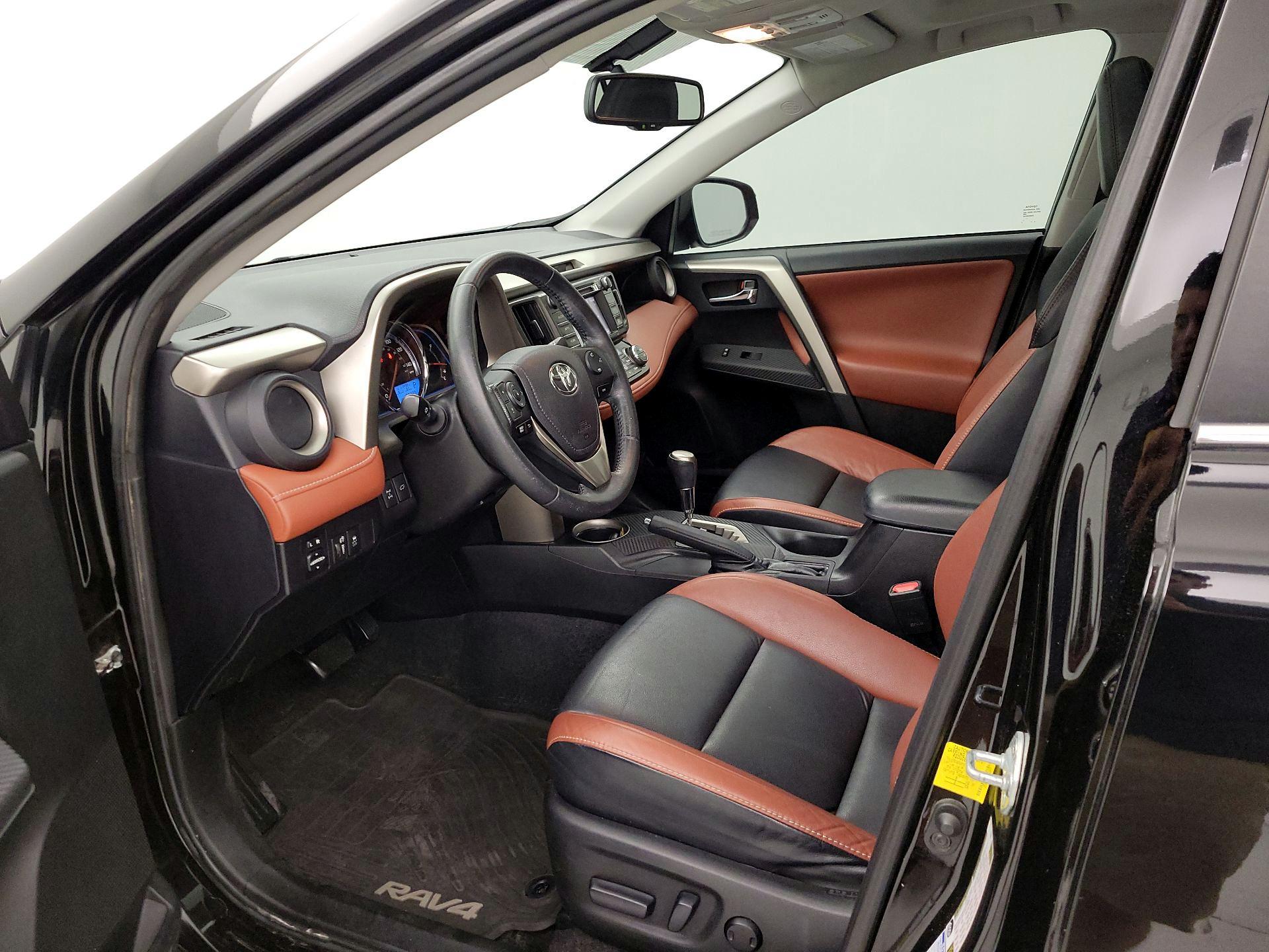 Thumbnail: 2015 Toyota RAV4 - 11