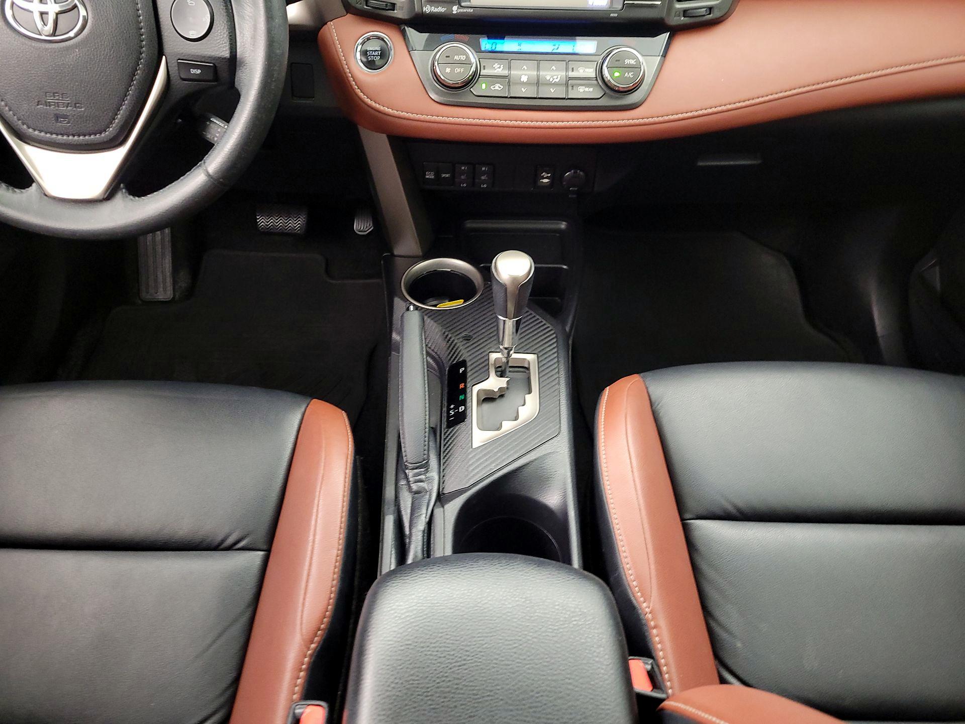 Thumbnail: 2015 Toyota RAV4 - 17