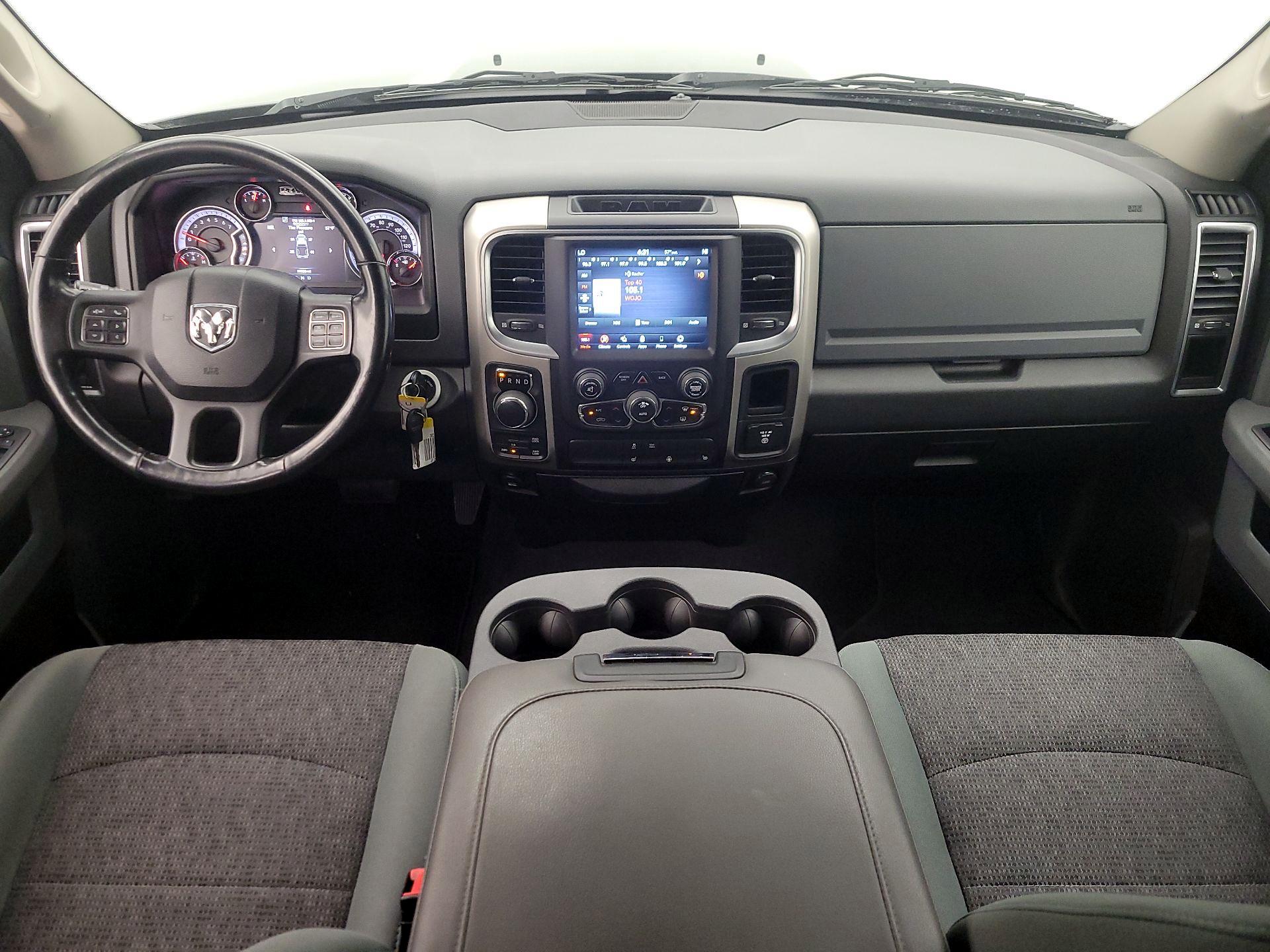 Thumbnail: 2020 RAM 1500 Classic - 9