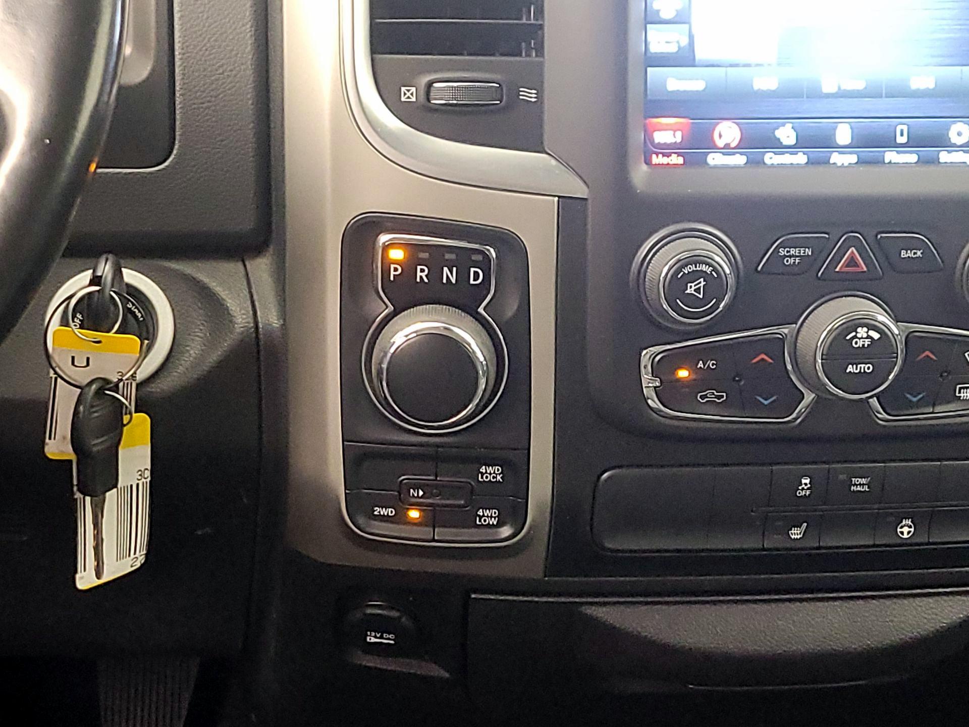 Thumbnail: 2020 RAM 1500 Classic - 17