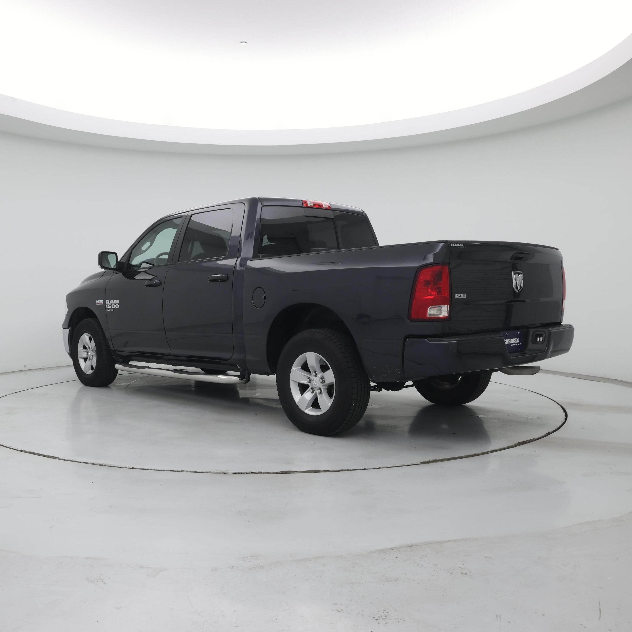 Thumbnail: 2020 RAM 1500 Classic - 2