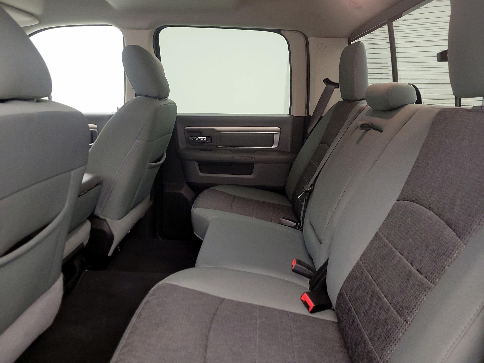 Thumbnail: 2020 RAM 1500 Classic - 19