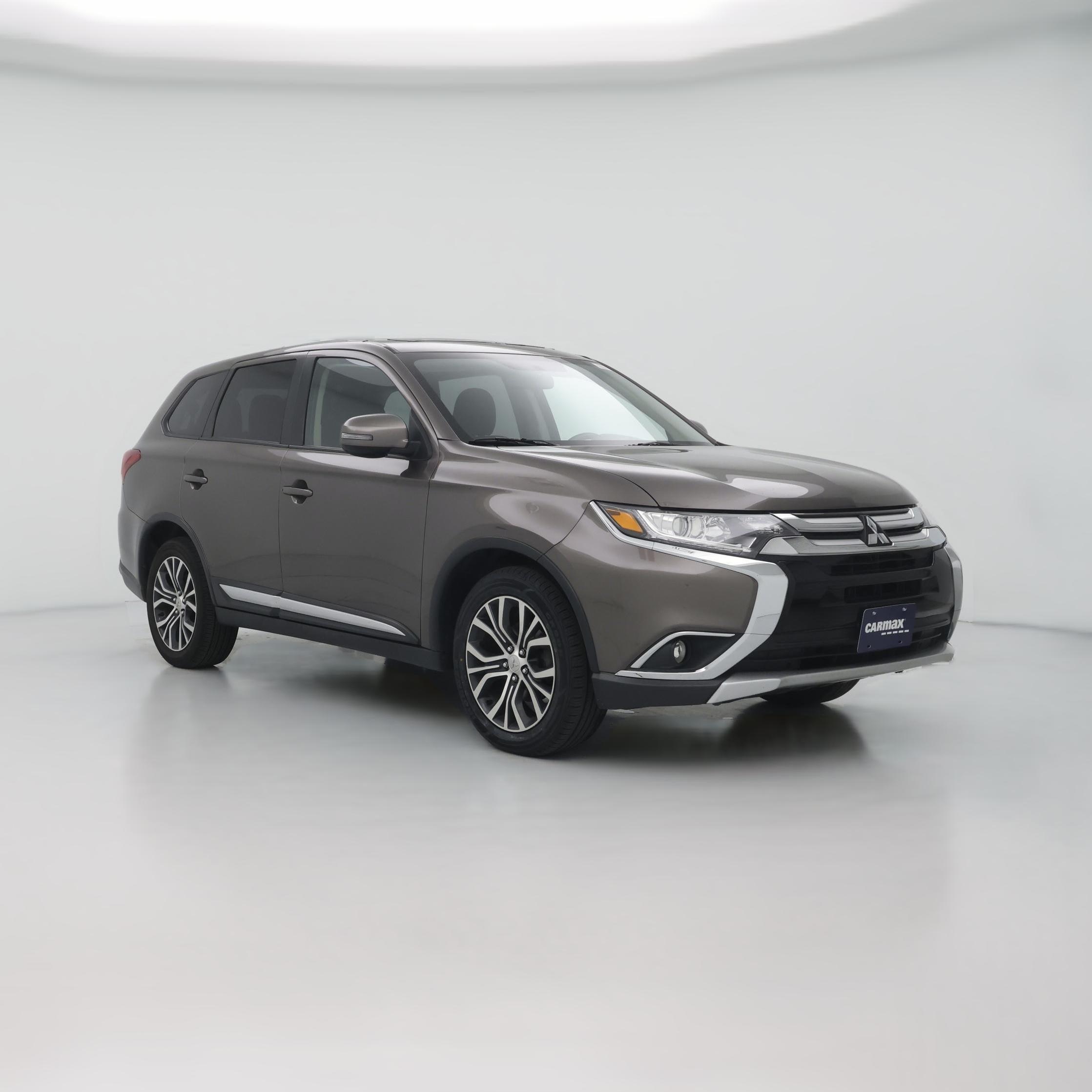 Thumbnail: 2017 Mitsubishi Outlander - 1