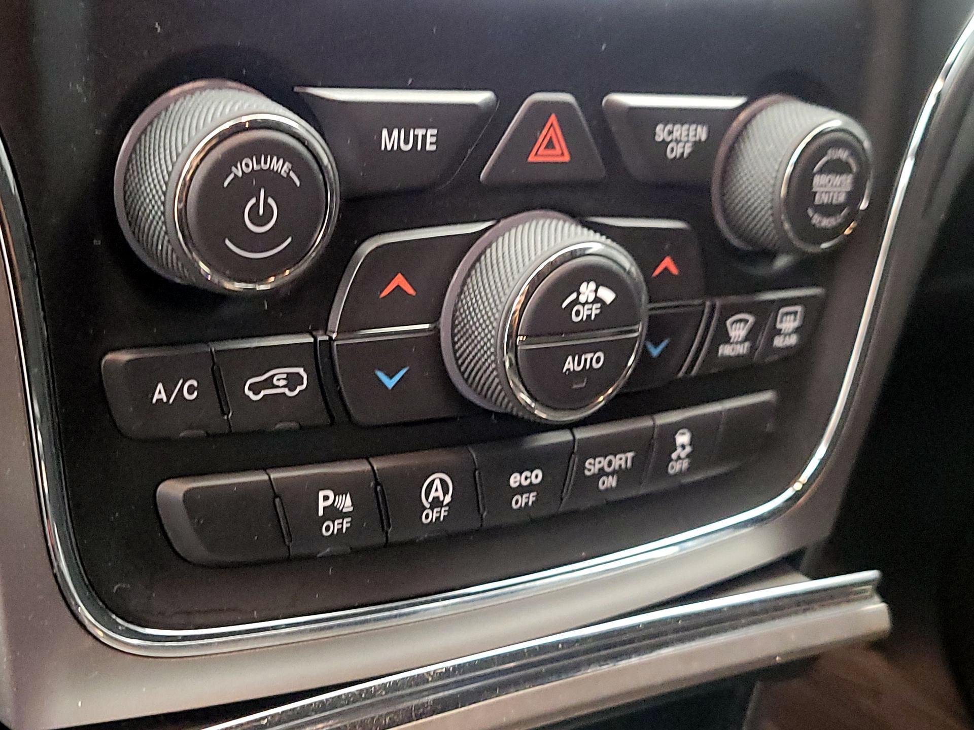 Thumbnail: 2020 Jeep Grand Cherokee - 16