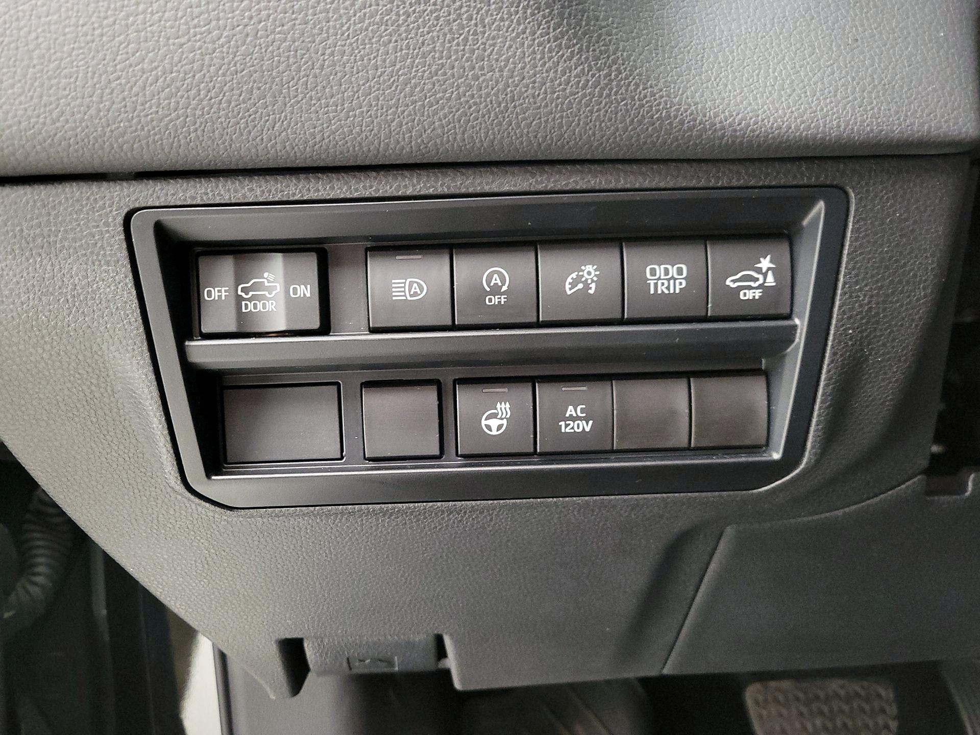 Thumbnail: 2023 Toyota Tundra - 13