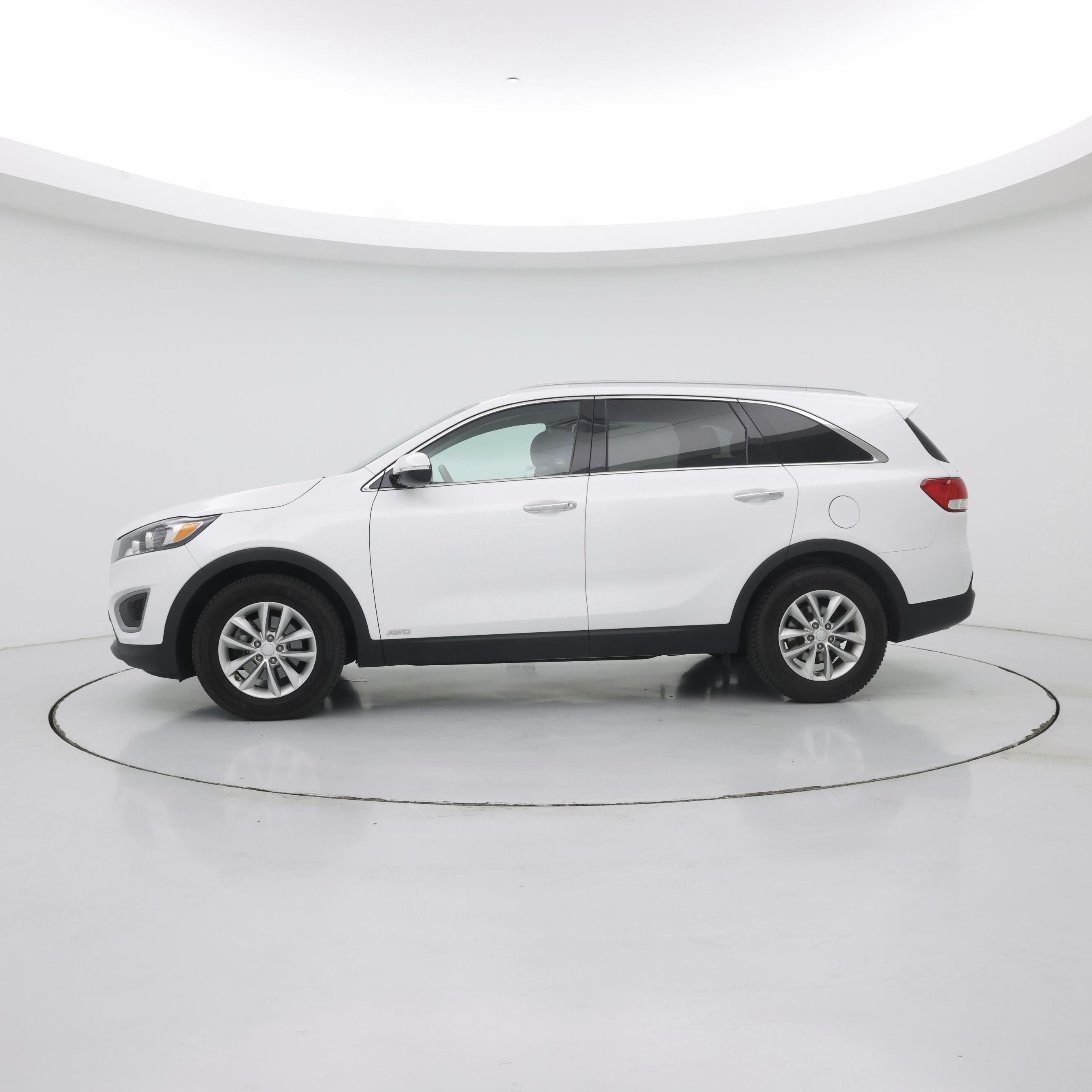 Thumbnail: 2017 Kia Sorento - 3