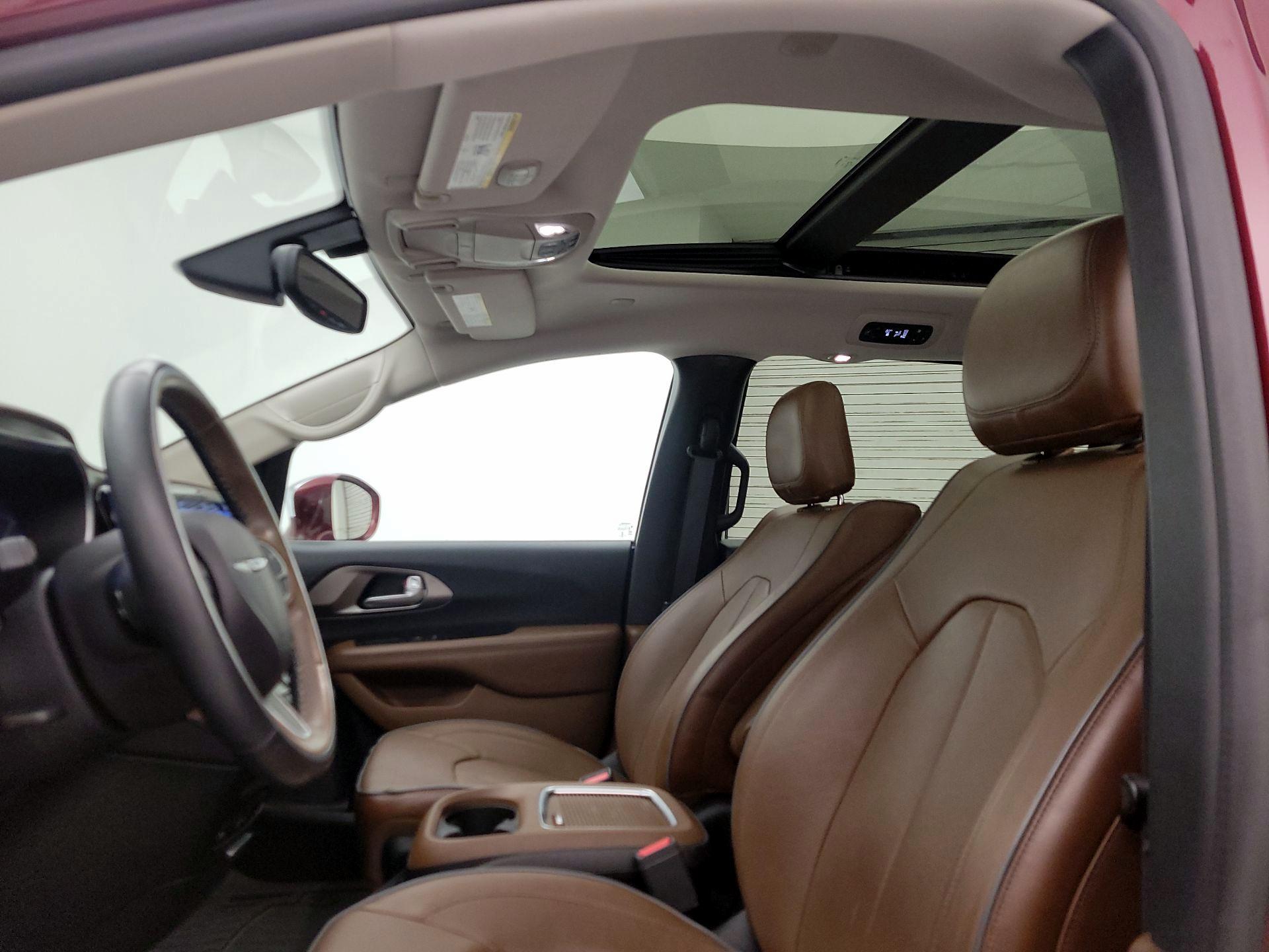 Thumbnail: 2017 Chrysler Pacifica - 20