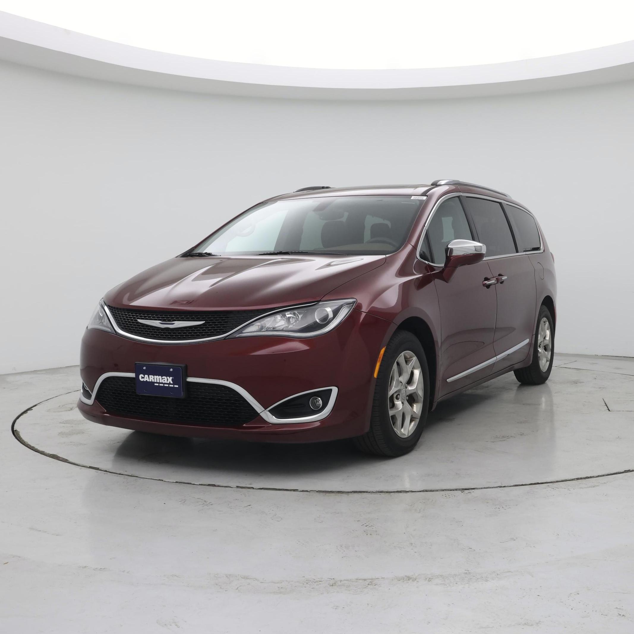 Thumbnail: 2017 Chrysler Pacifica - 4