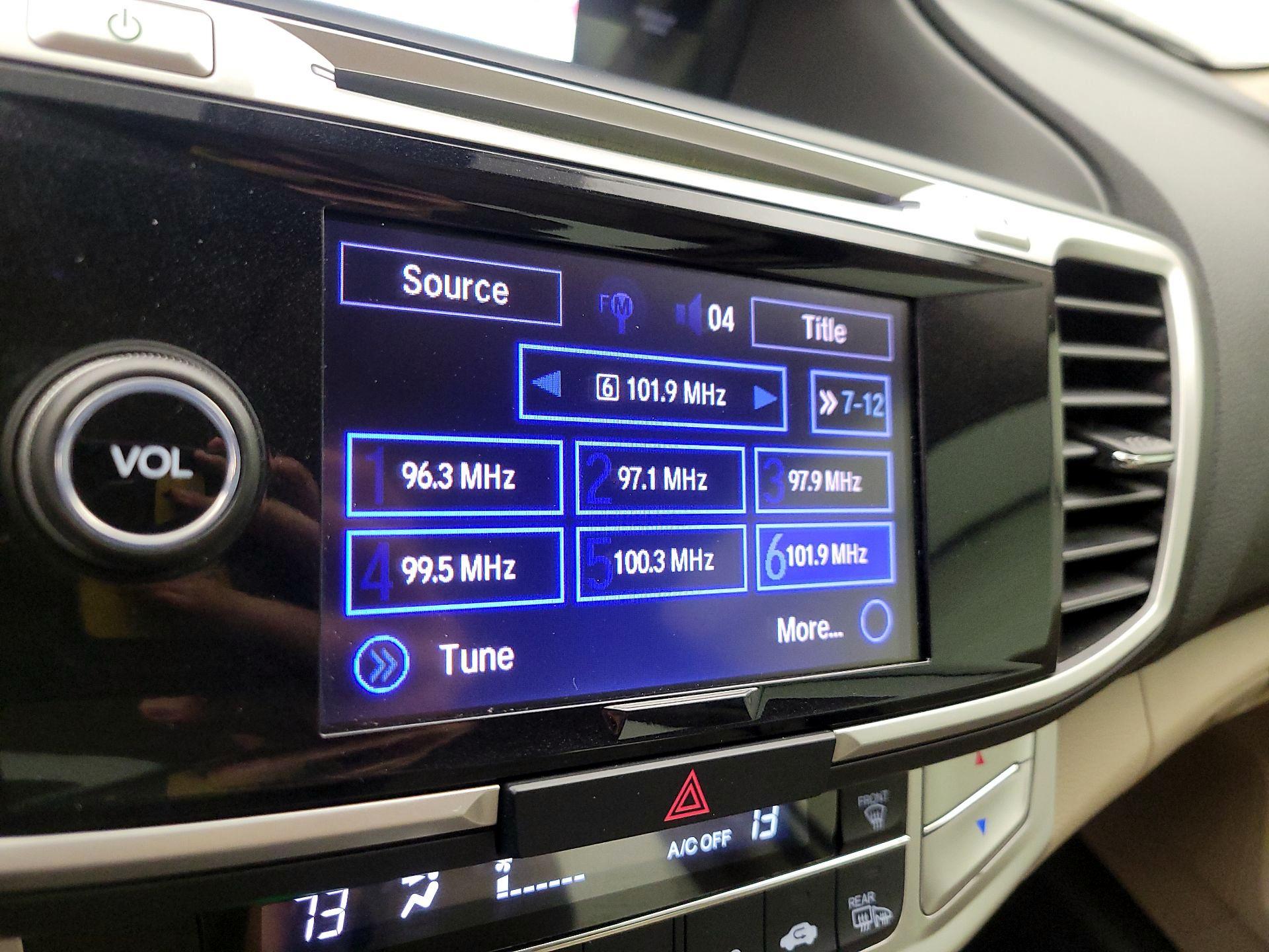 Thumbnail: 2015 Honda Accord - 16