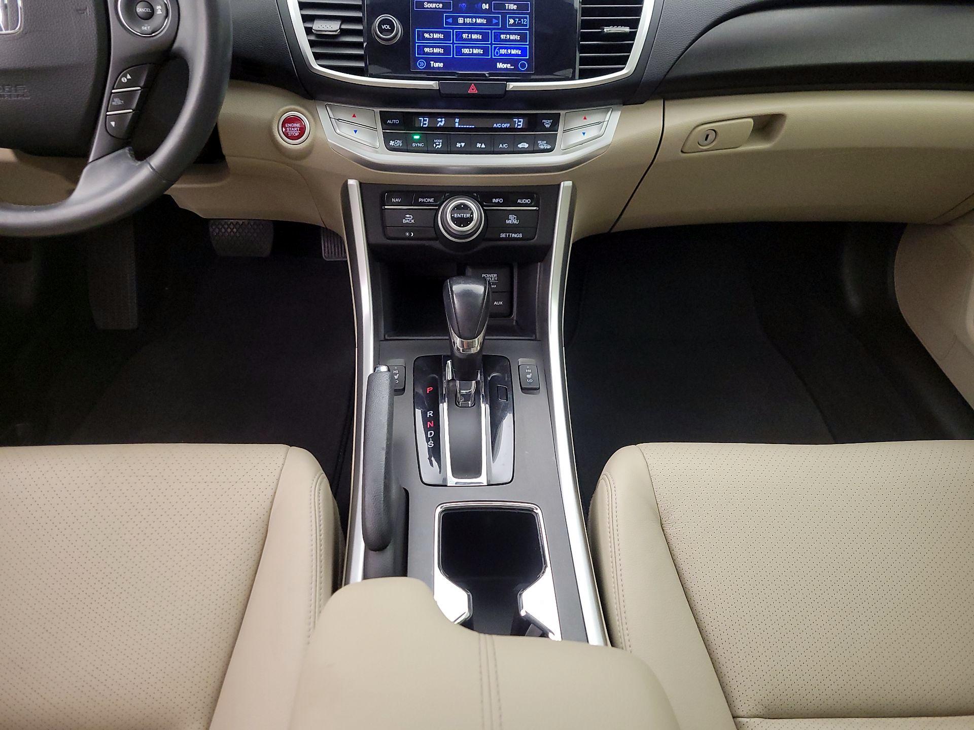 Thumbnail: 2015 Honda Accord - 18