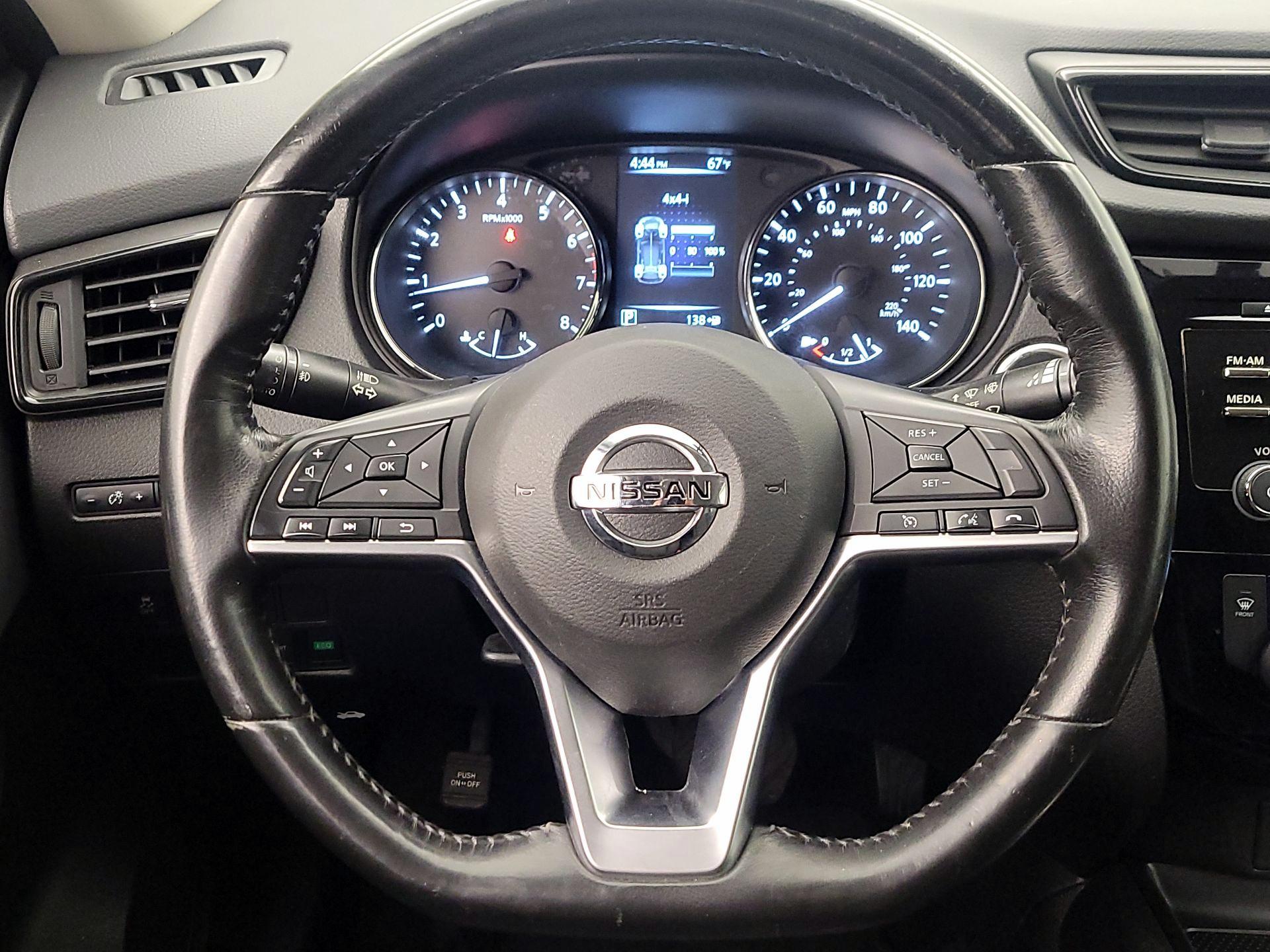 Thumbnail: 2017 Nissan Rogue - 10