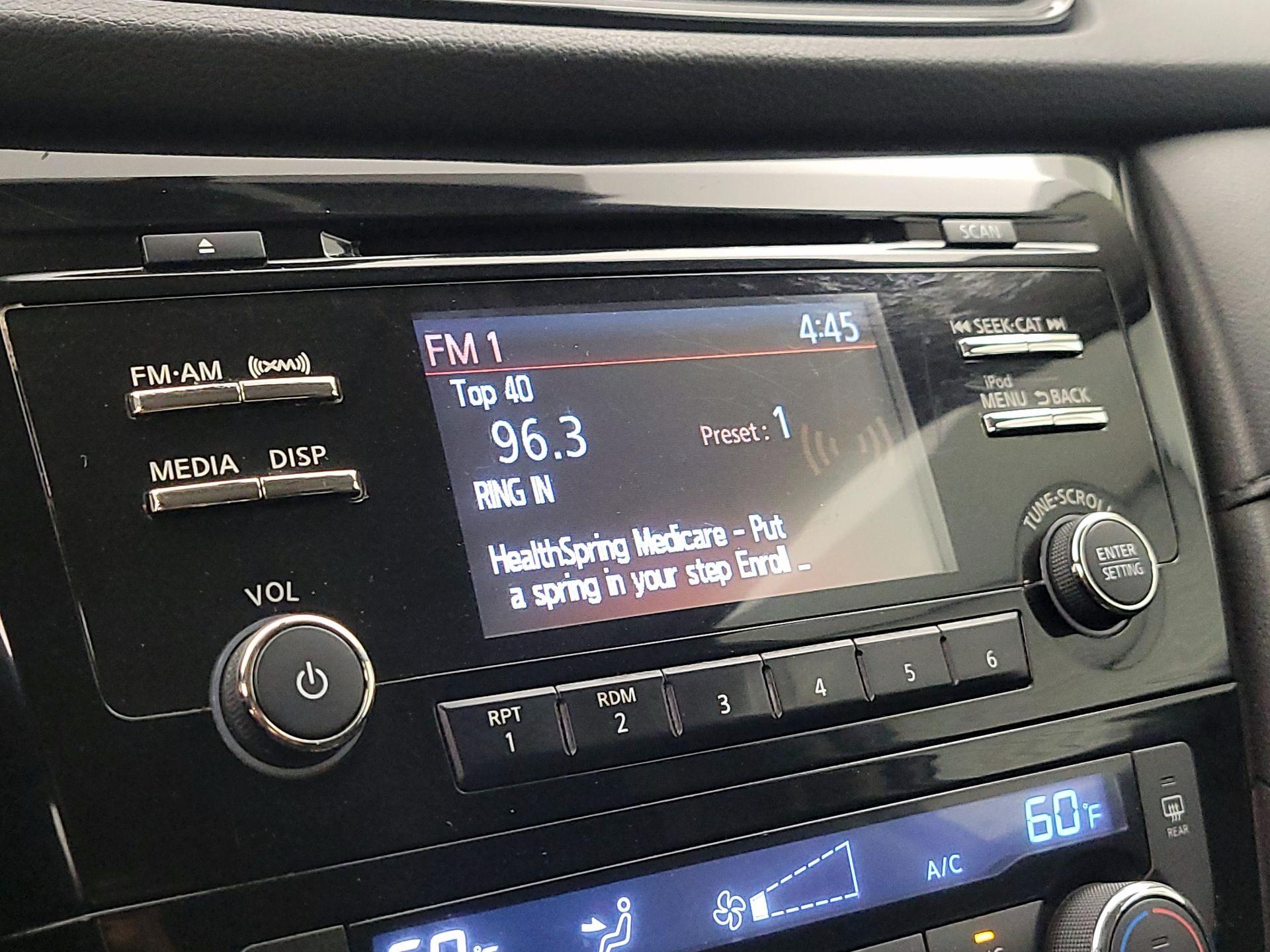 Thumbnail: 2017 Nissan Rogue - 15