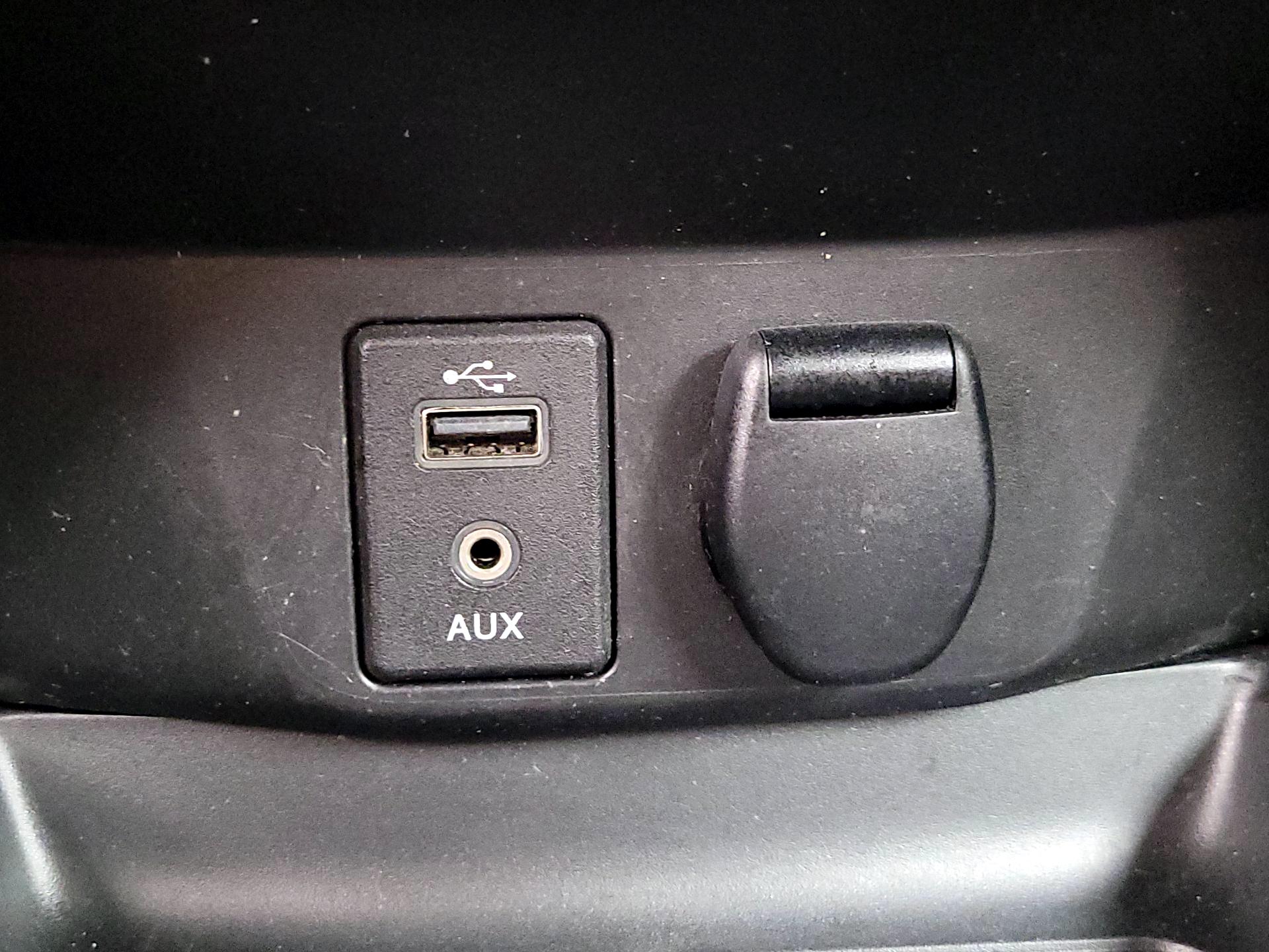 Thumbnail: 2017 Nissan Rogue - 18