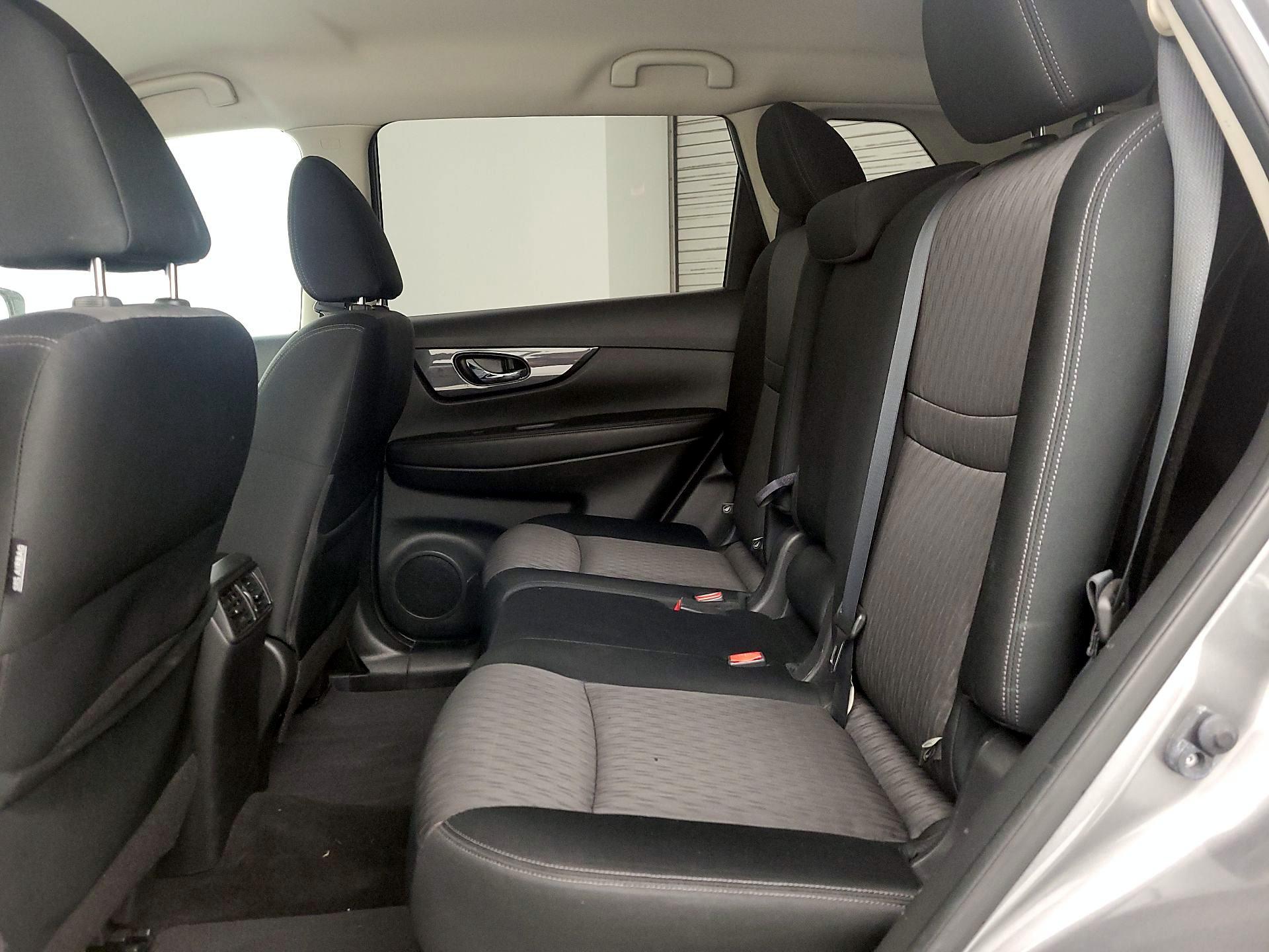 Thumbnail: 2017 Nissan Rogue - 19