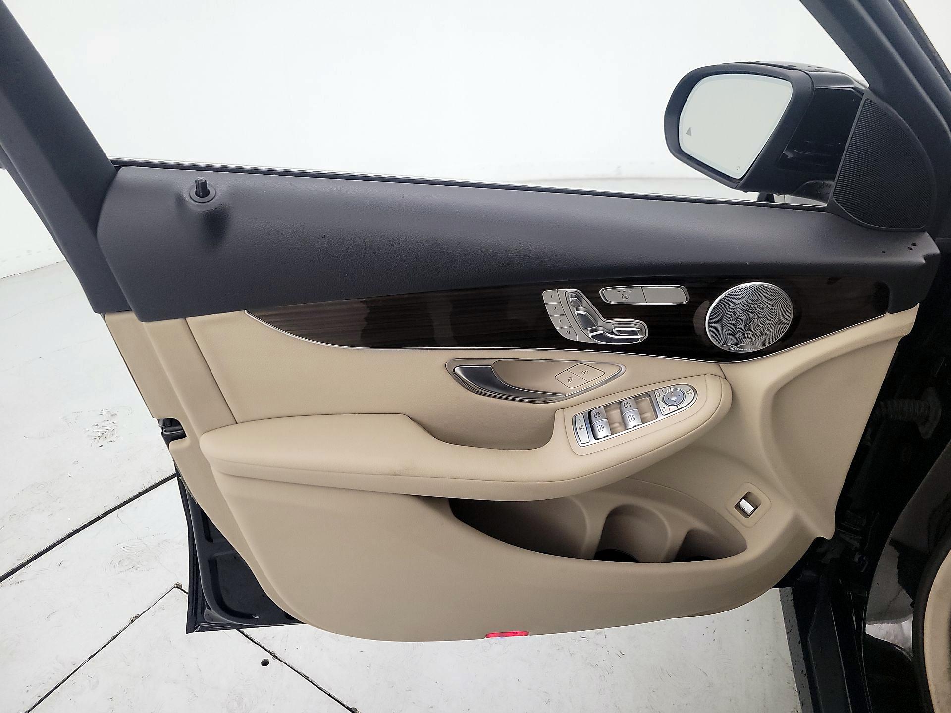 Thumbnail: 2018 Mercedes-Benz GLC - 12