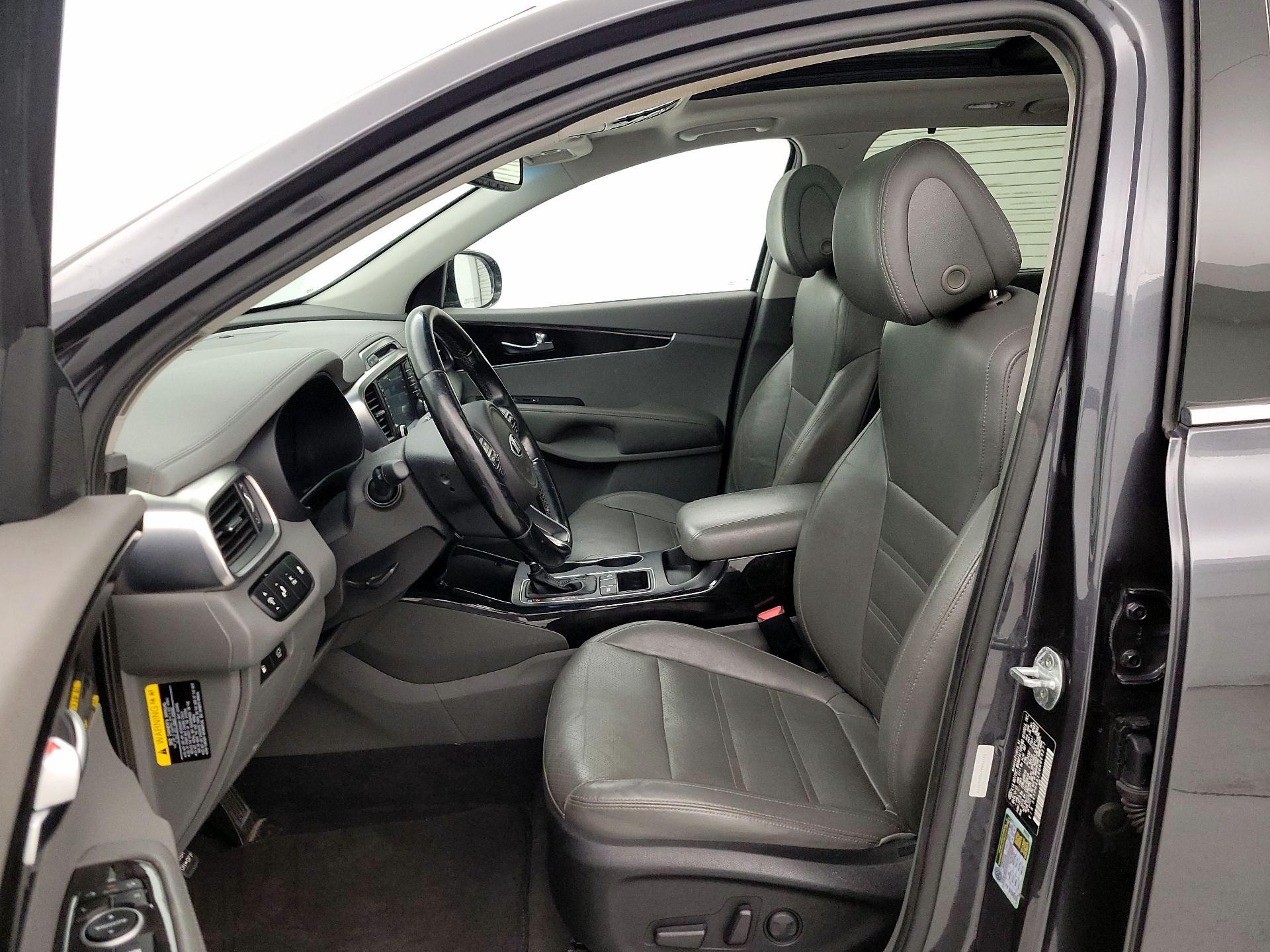 Thumbnail: 2016 Kia Sorento - 11