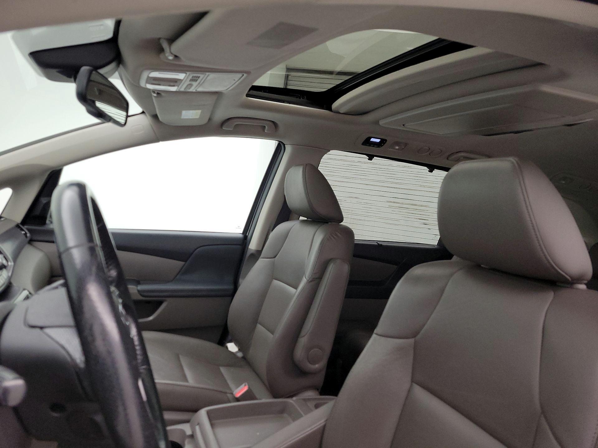 Thumbnail: 2015 Honda Odyssey - 20