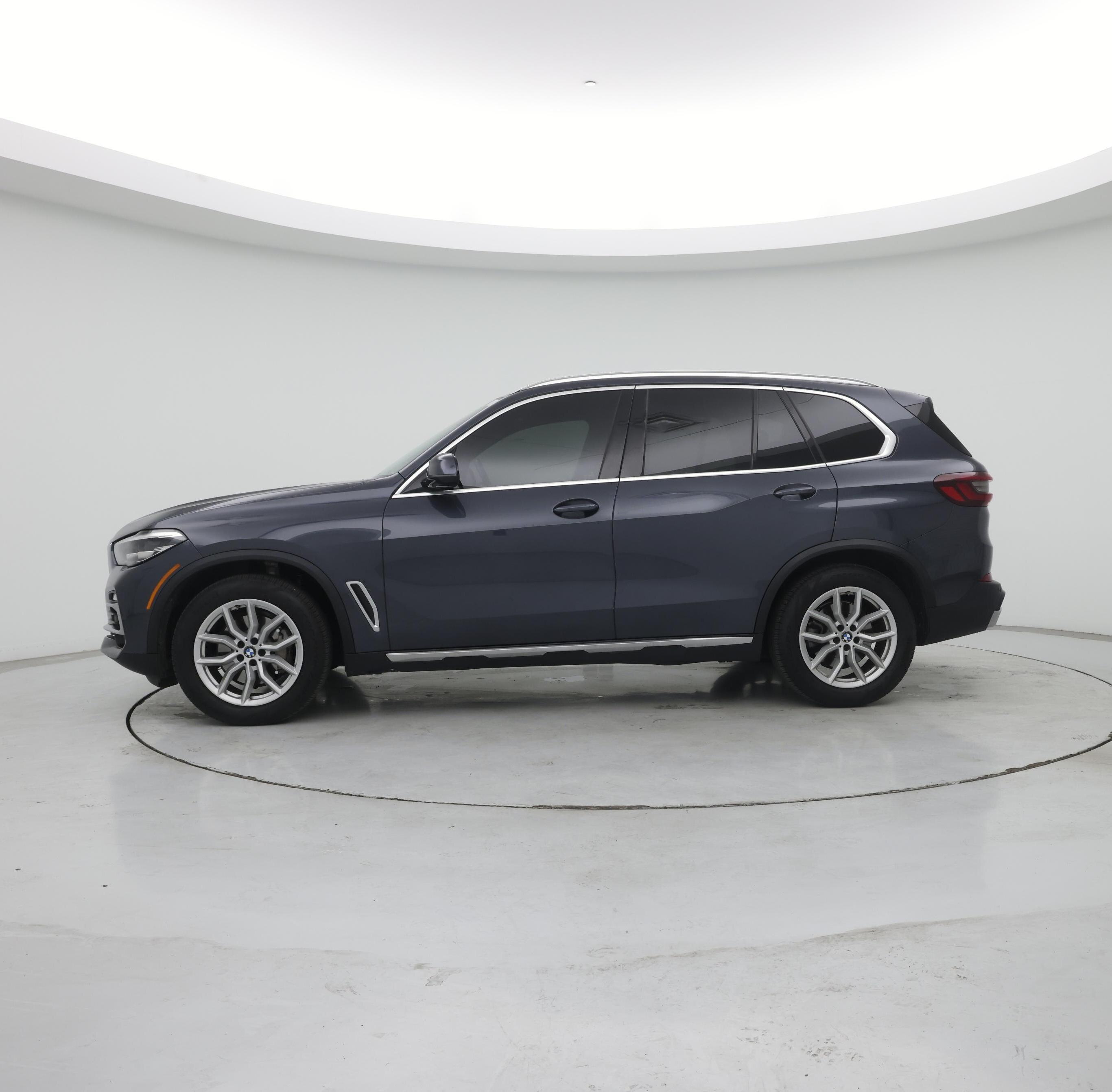 Thumbnail: 2021 BMW X5 - 3