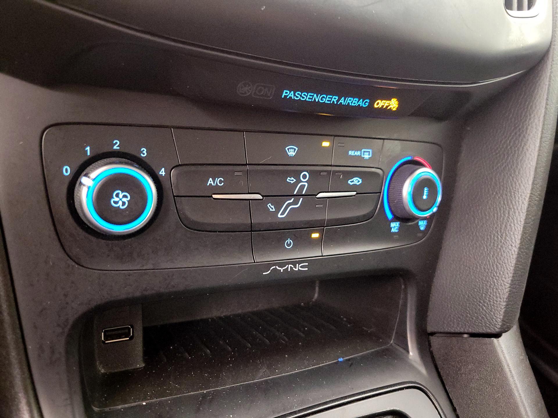 Thumbnail: 2018 Ford Focus - 16