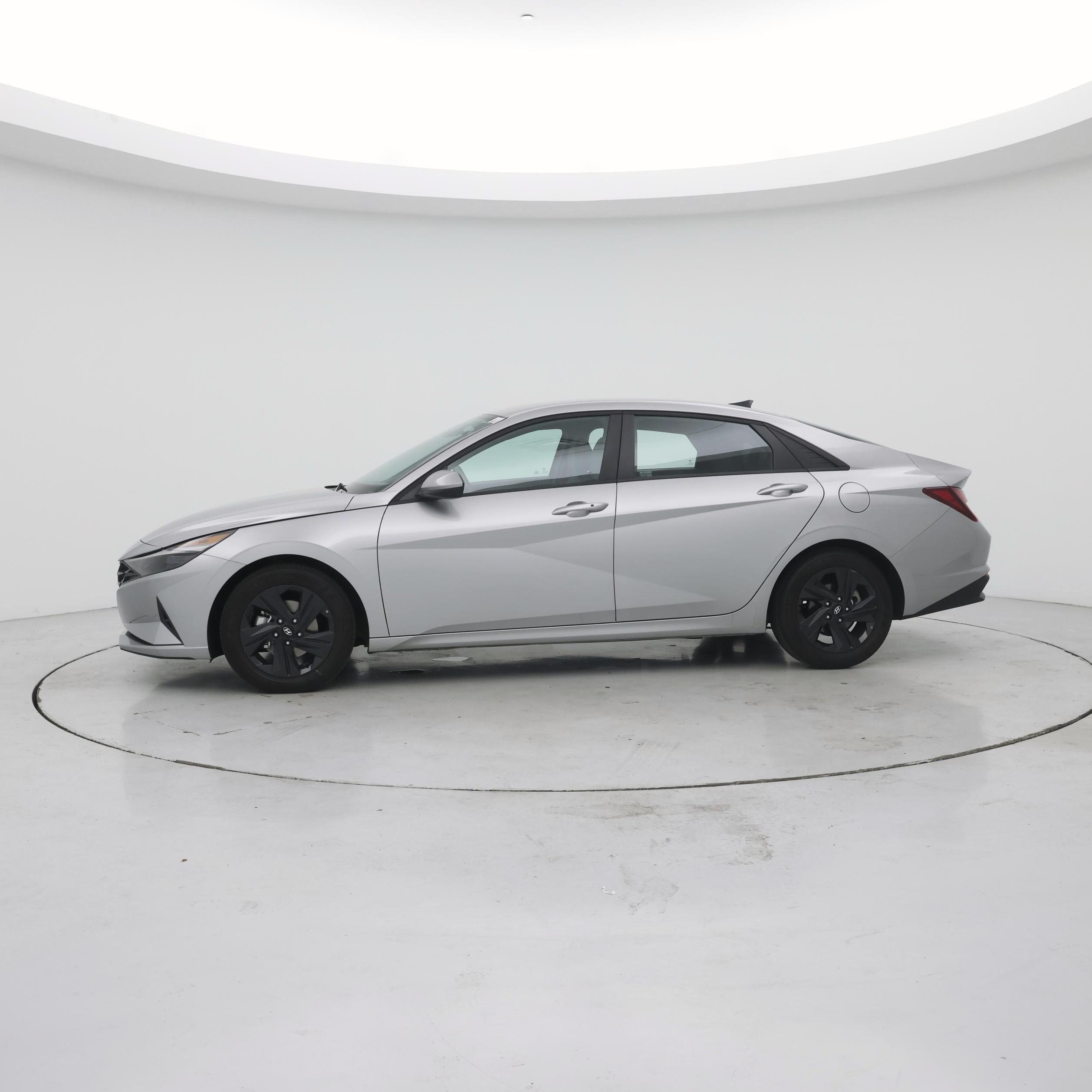 Thumbnail: 2021 Hyundai Elantra - 3
