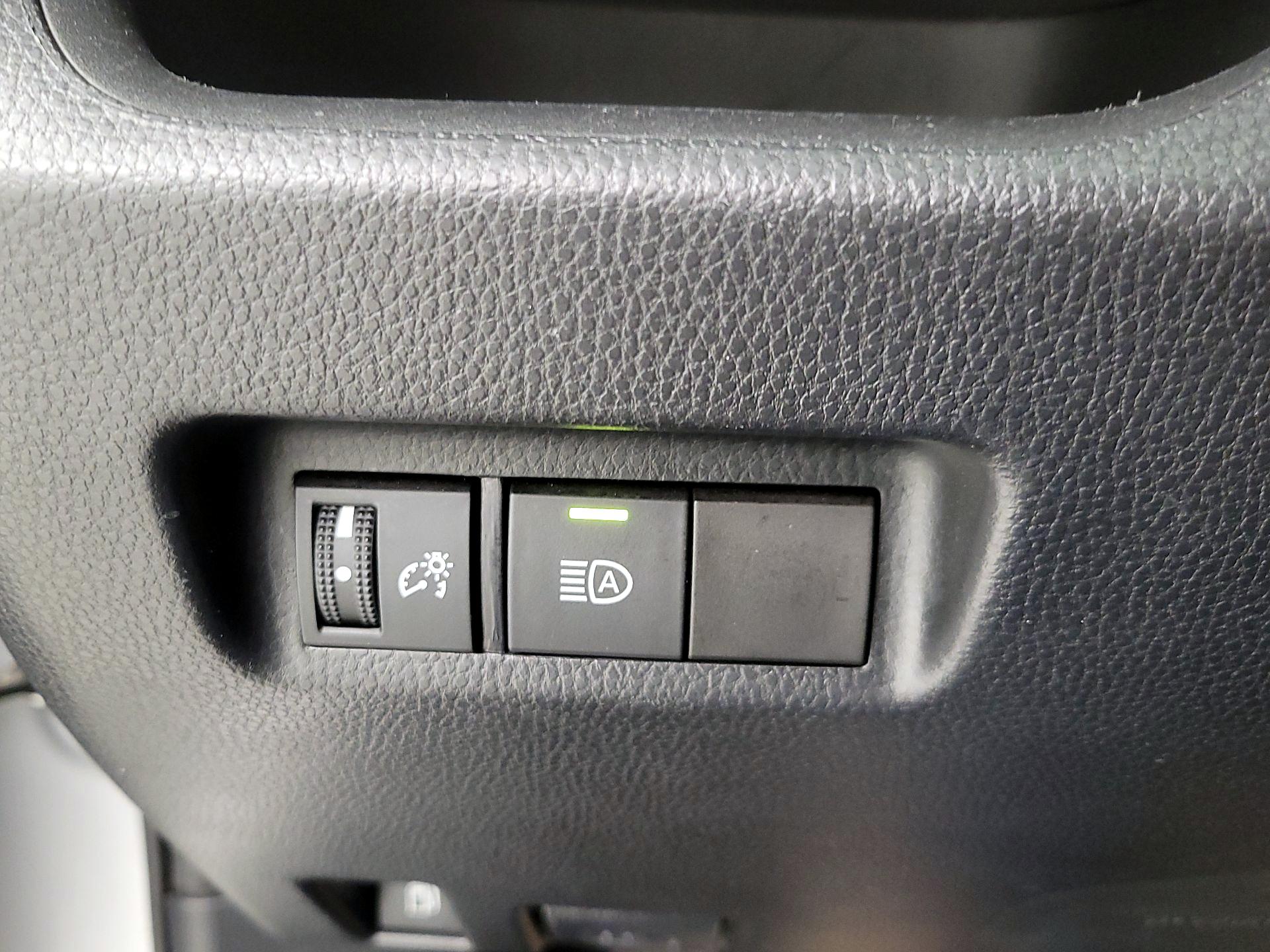 Thumbnail: 2019 Toyota RAV4 - 13