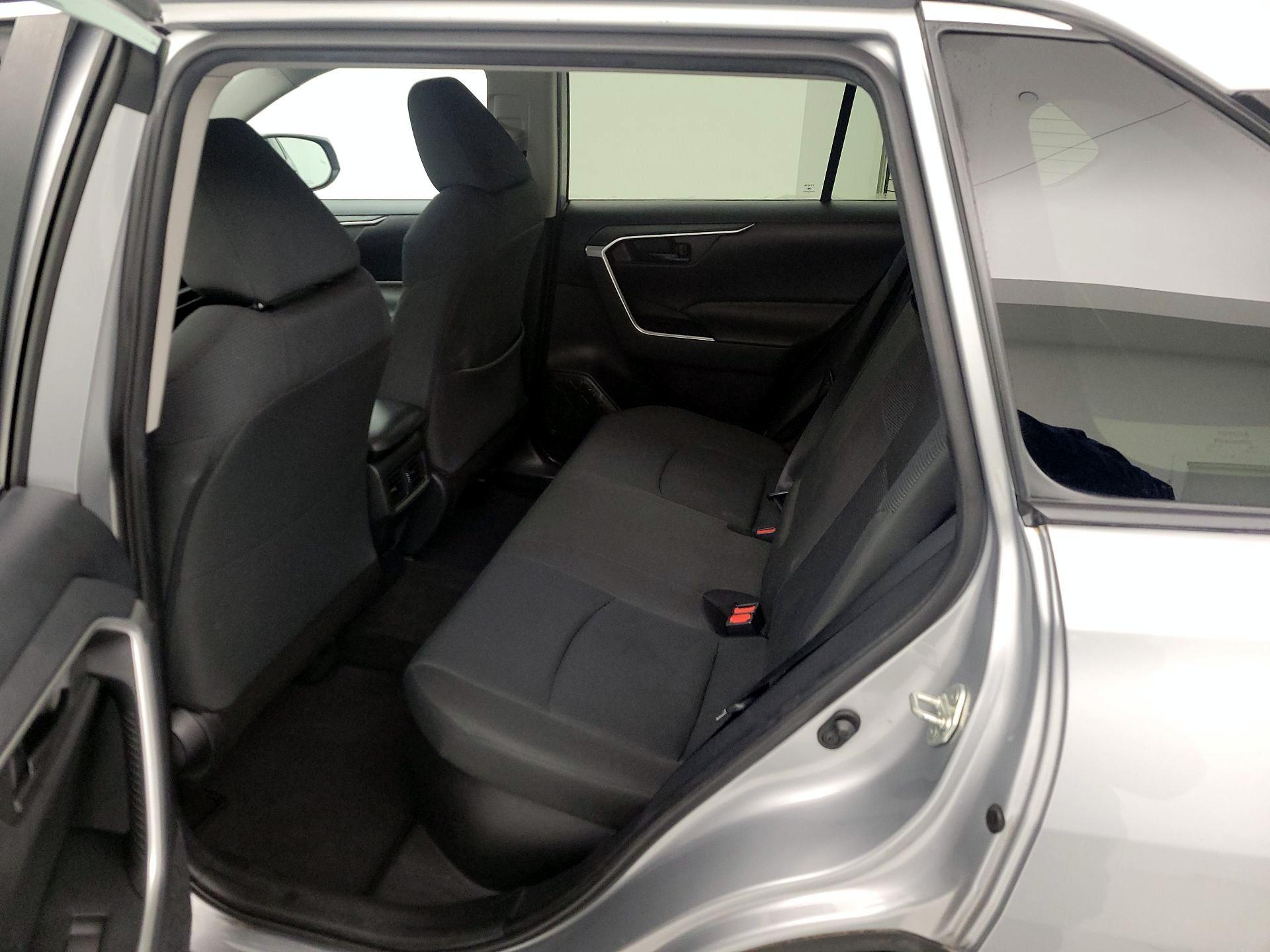 Thumbnail: 2019 Toyota RAV4 - 18