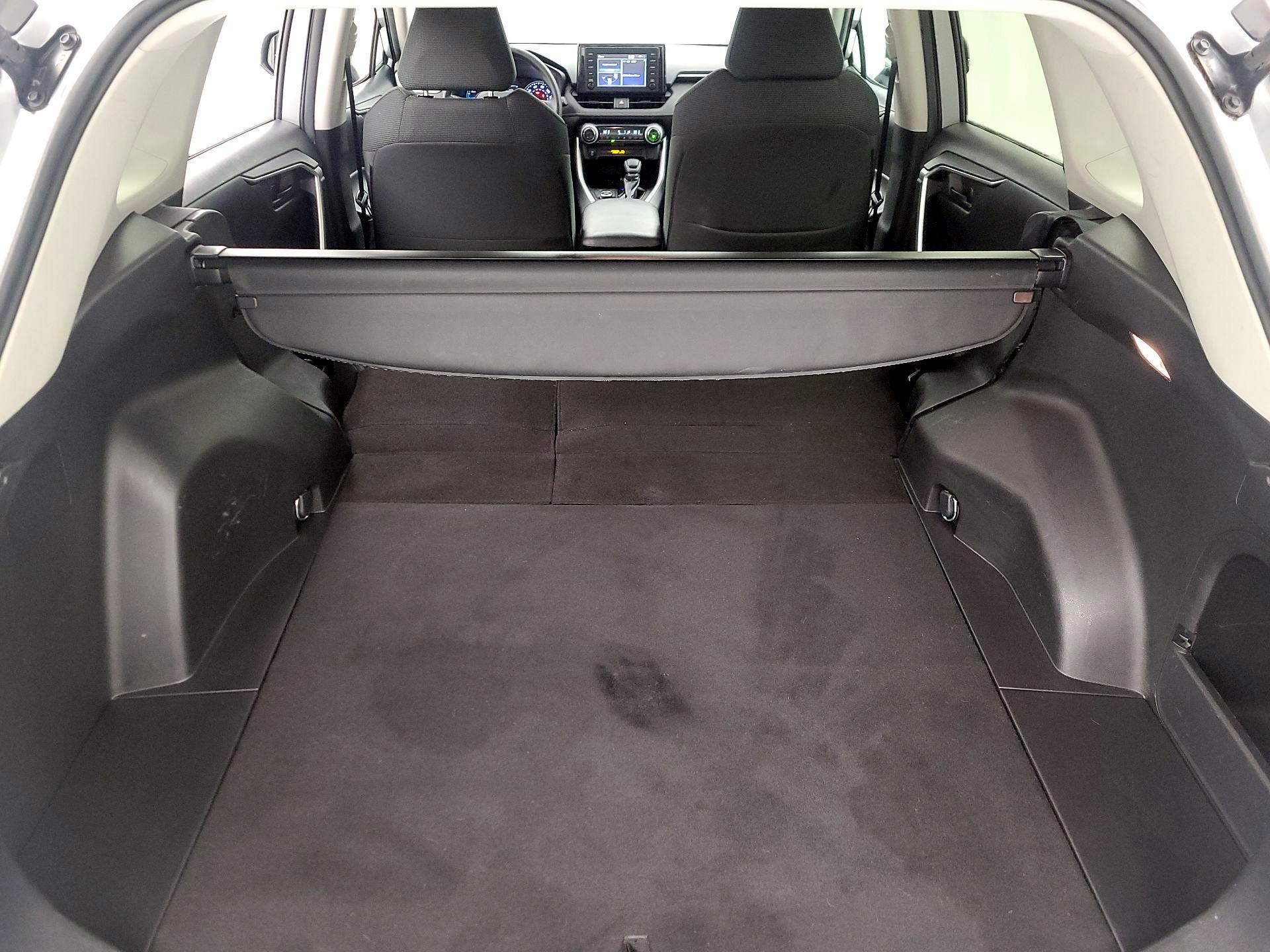 Thumbnail: 2019 Toyota RAV4 - 20