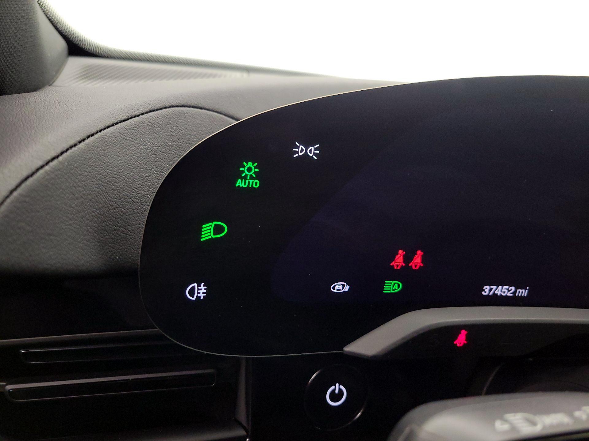 Thumbnail: 2022 Porsche Taycan - 13