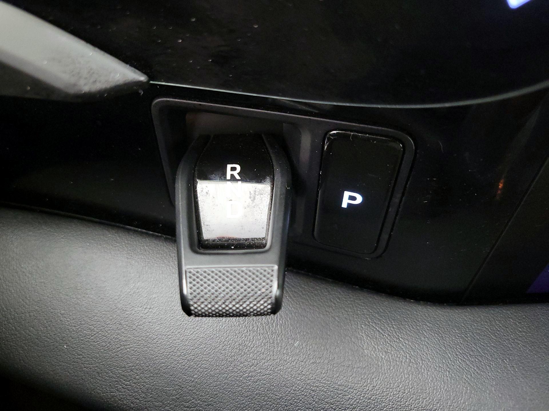 Thumbnail: 2022 Porsche Taycan - 18