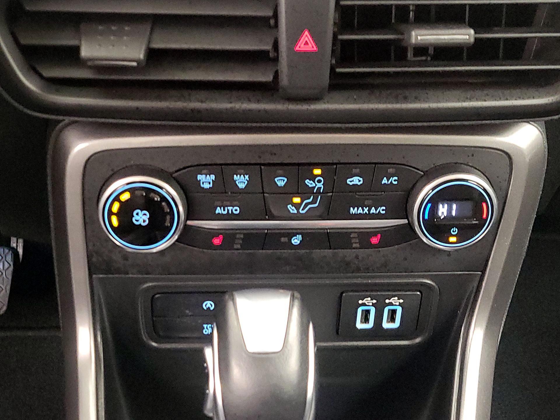 Thumbnail: 2022 Ford EcoSport - 17