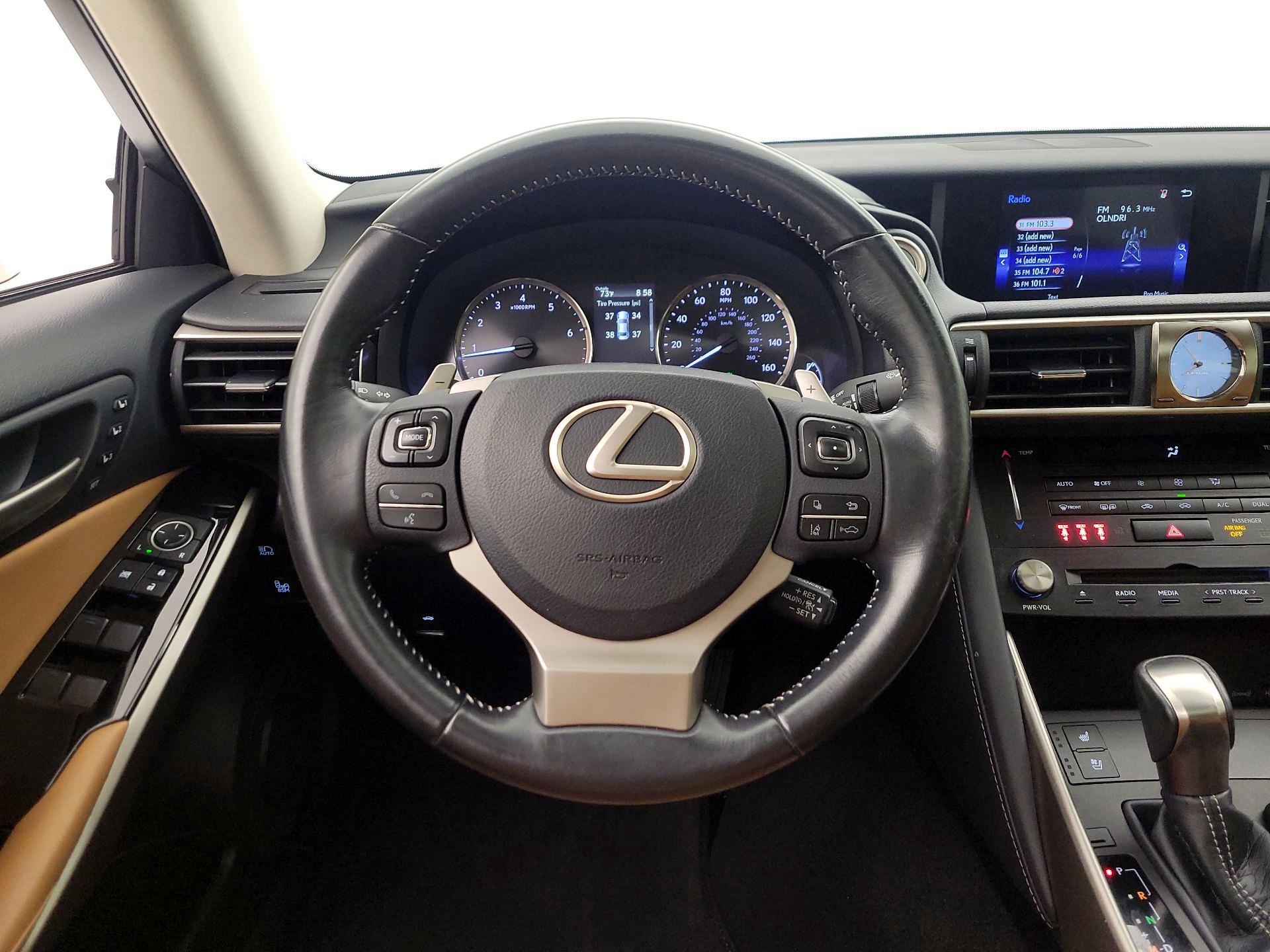 Thumbnail: 2018 Lexus IS - 10