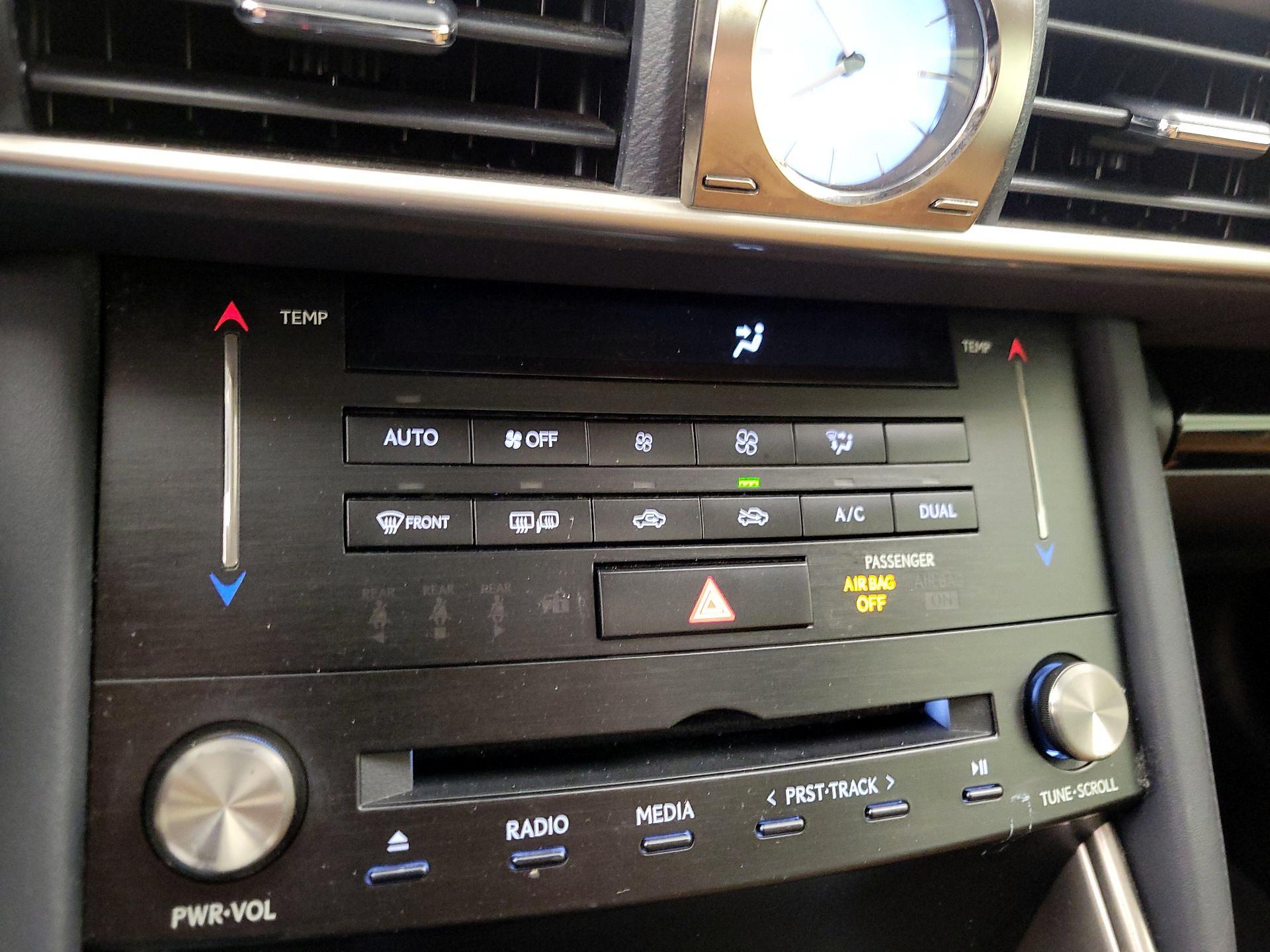 Thumbnail: 2018 Lexus IS - 16