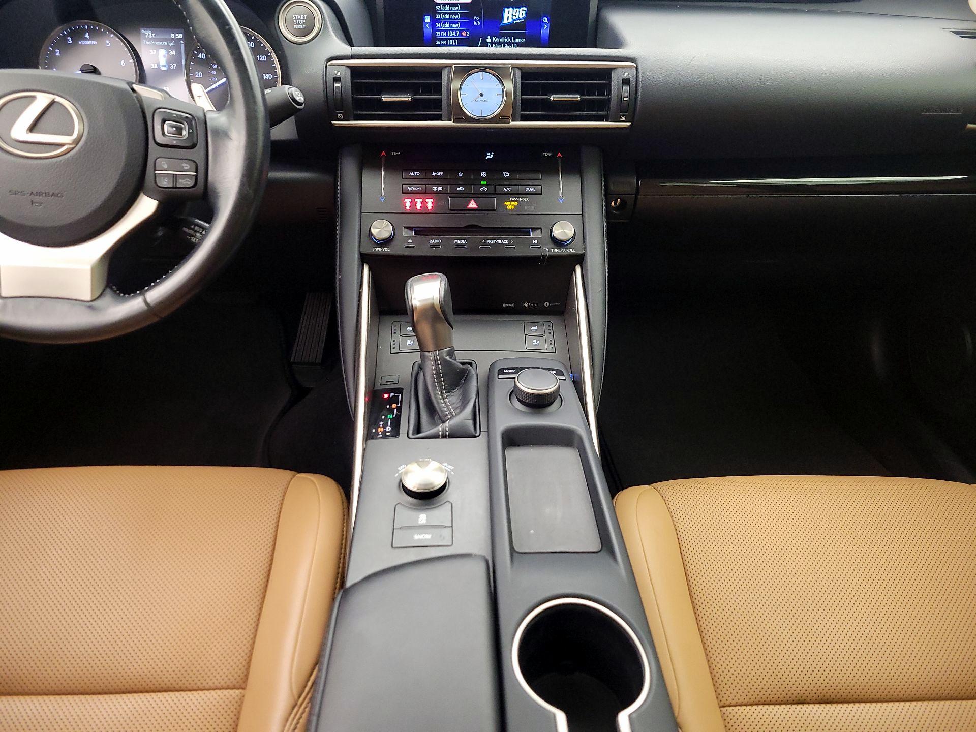 Thumbnail: 2018 Lexus IS - 17