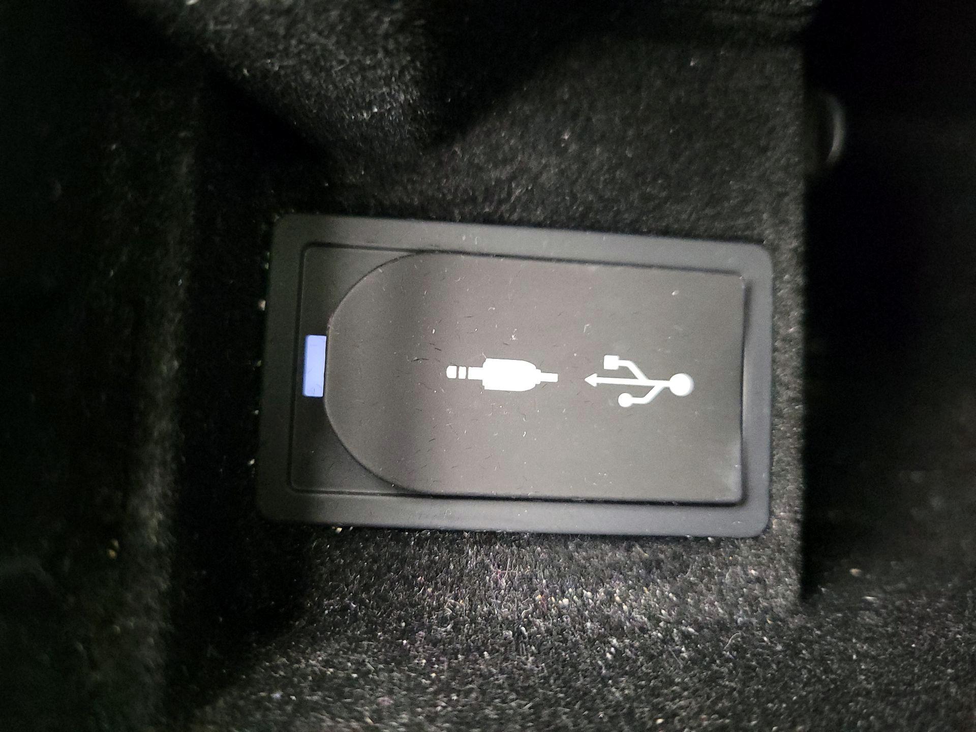 Thumbnail: 2018 Lexus IS - 18