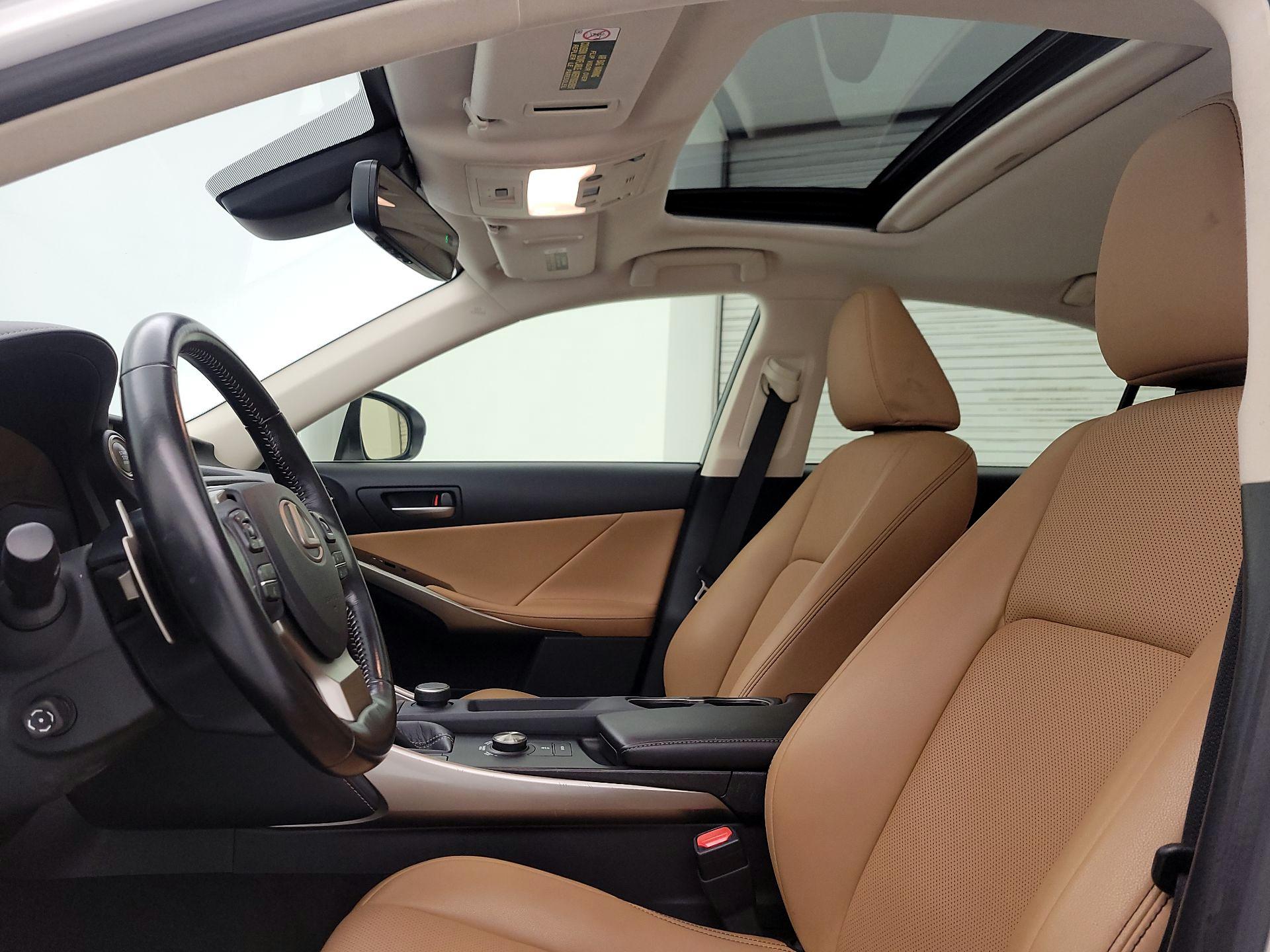 Thumbnail: 2018 Lexus IS - 19