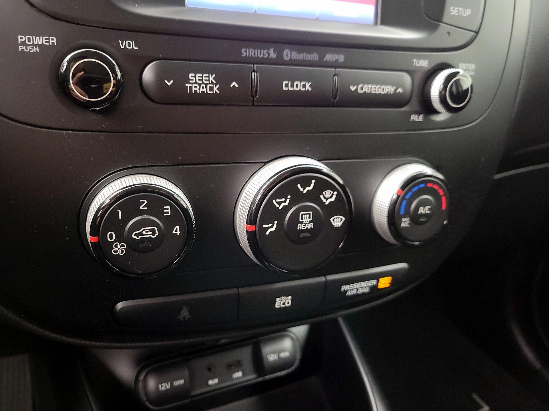 Thumbnail: 2015 Kia Soul - 16